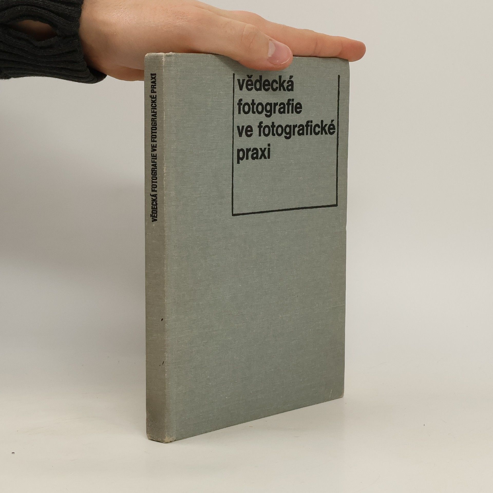 Wolfgang Krug Vědecká fotografie ve fotografické praxi. Metody optimálního vytěžení informací z černobílých negativů