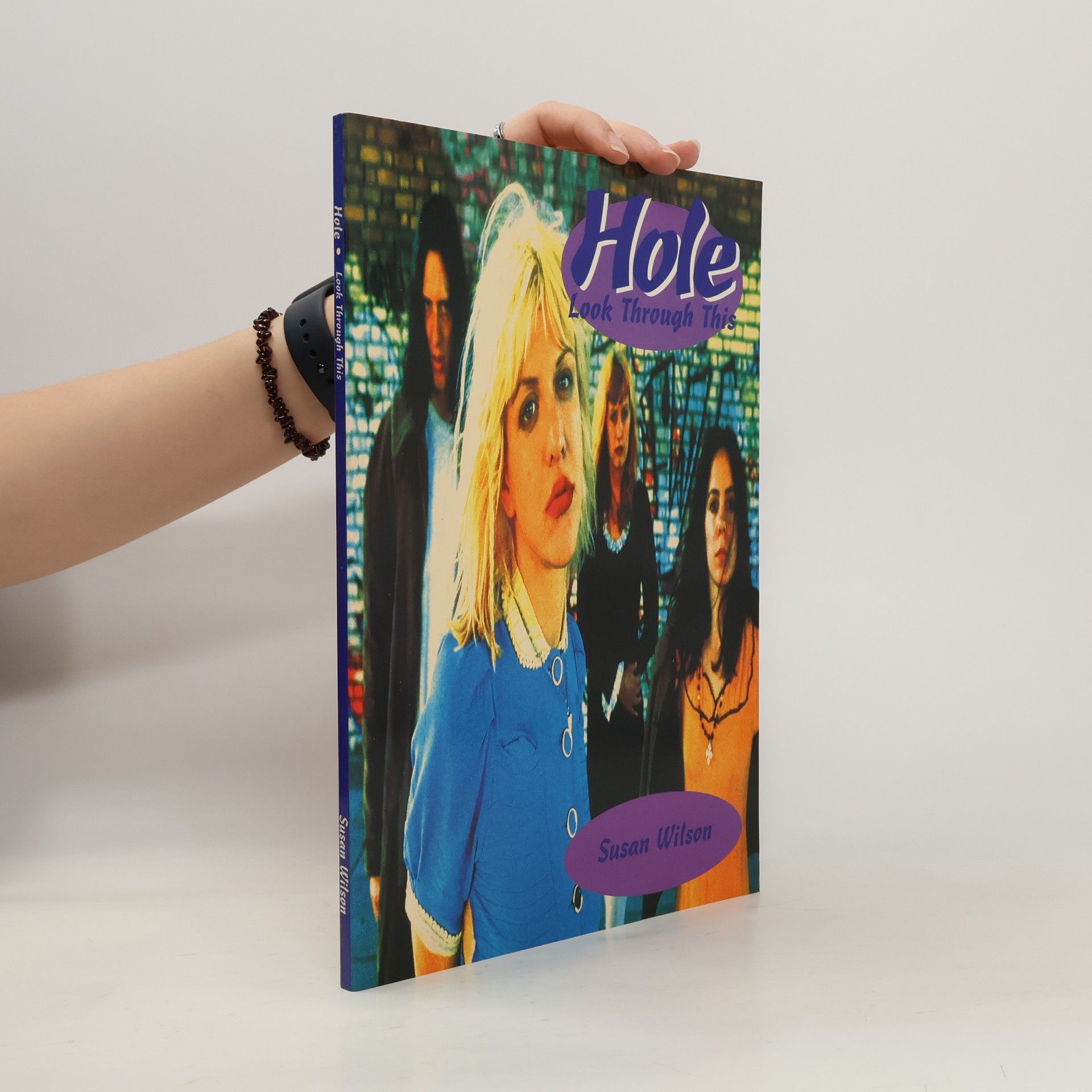 Hole : look through this