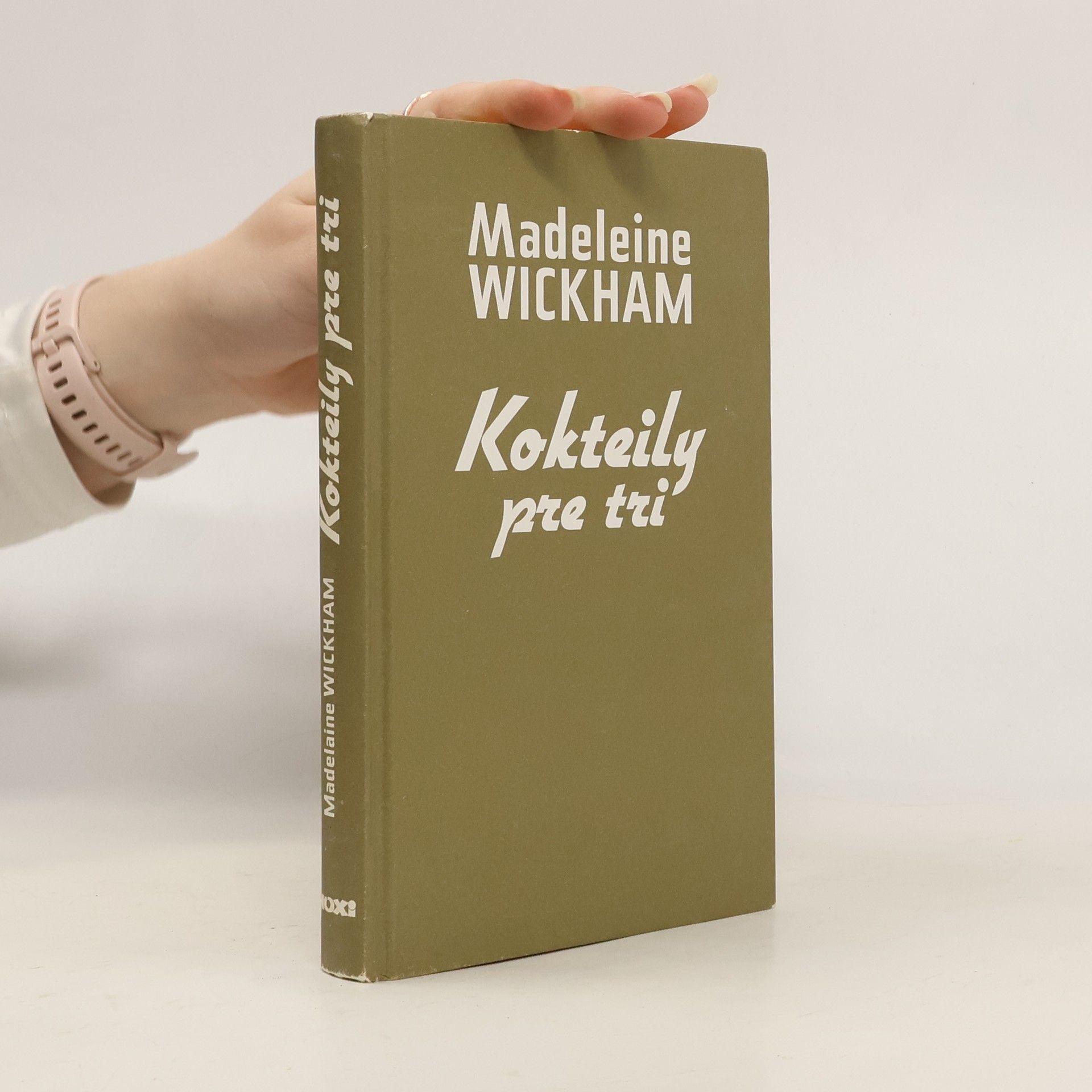 Sophie Kinsella Kokteily pre tri