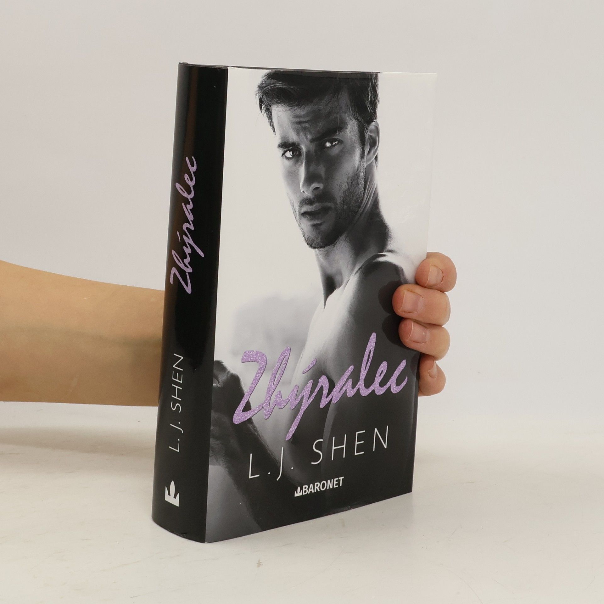 L. J. Shen Zhýralec