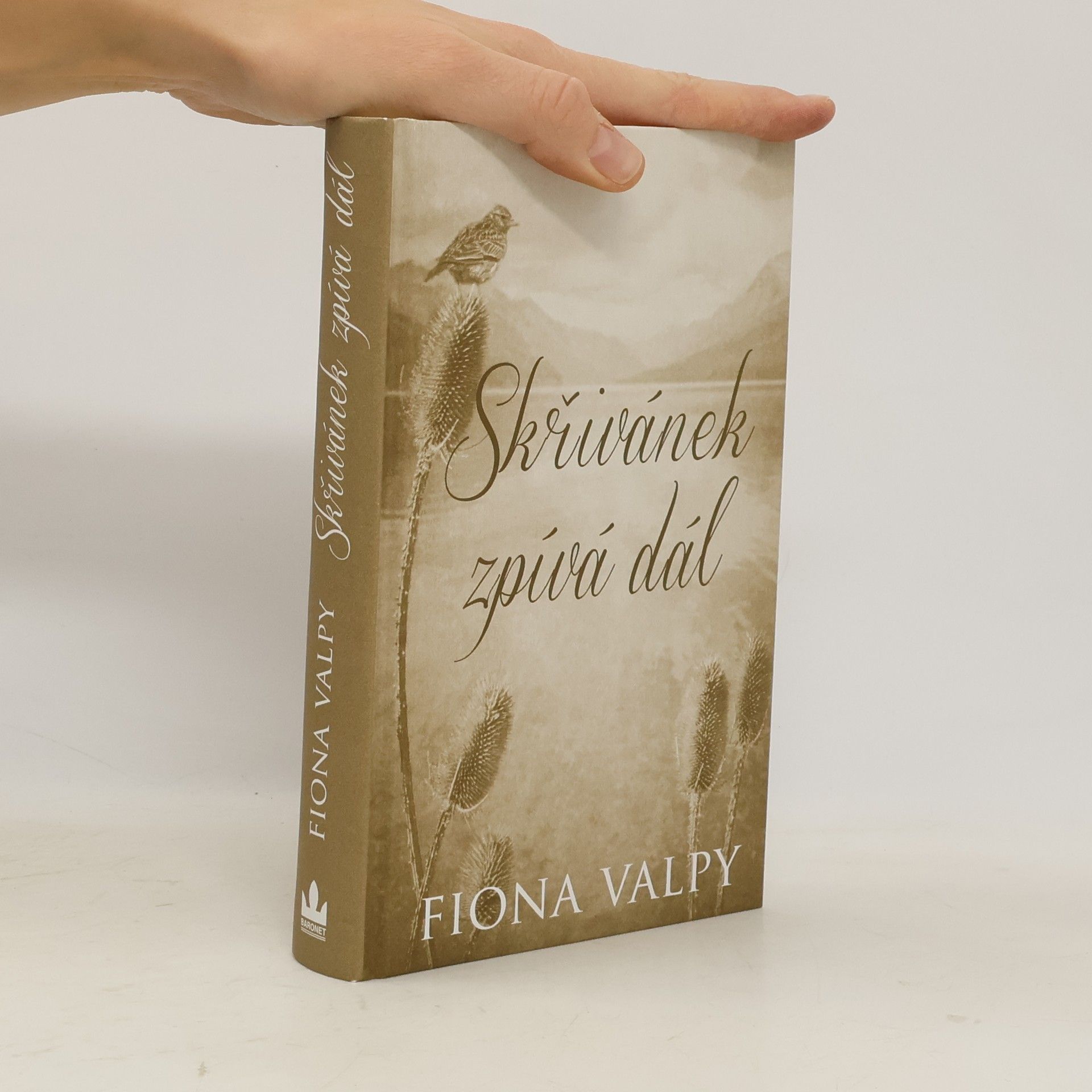 Fiona Valpy Skřivánek zpívá dál