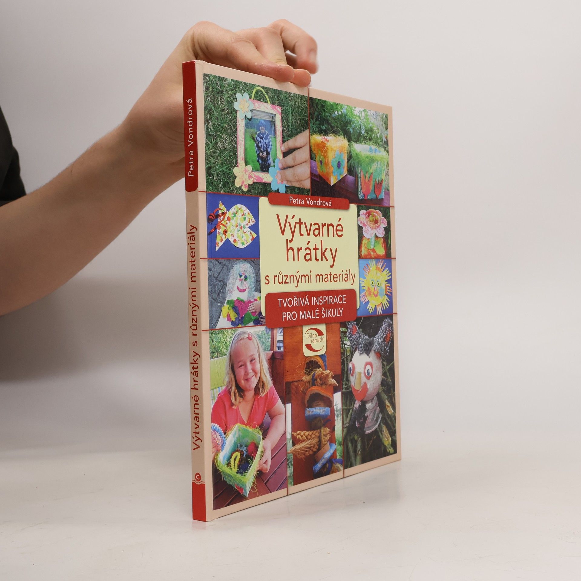 Výtvarné hrátky s různými materiály