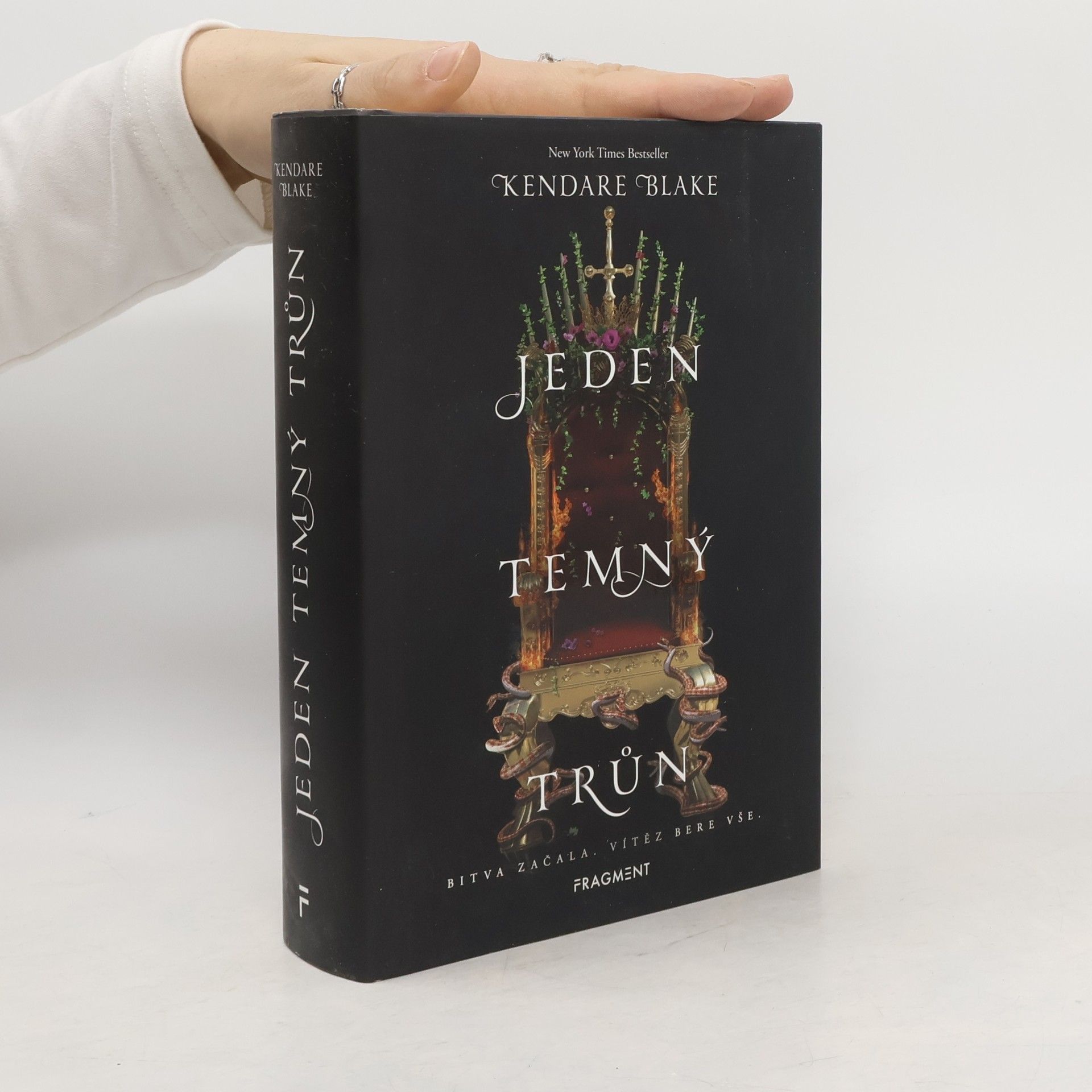 Kendare Blake Jeden temný trůn