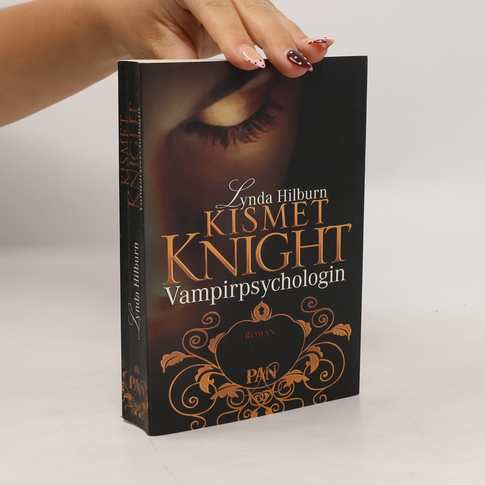 Lynda Hilburn Kismet Knight, Vampirpsychologin