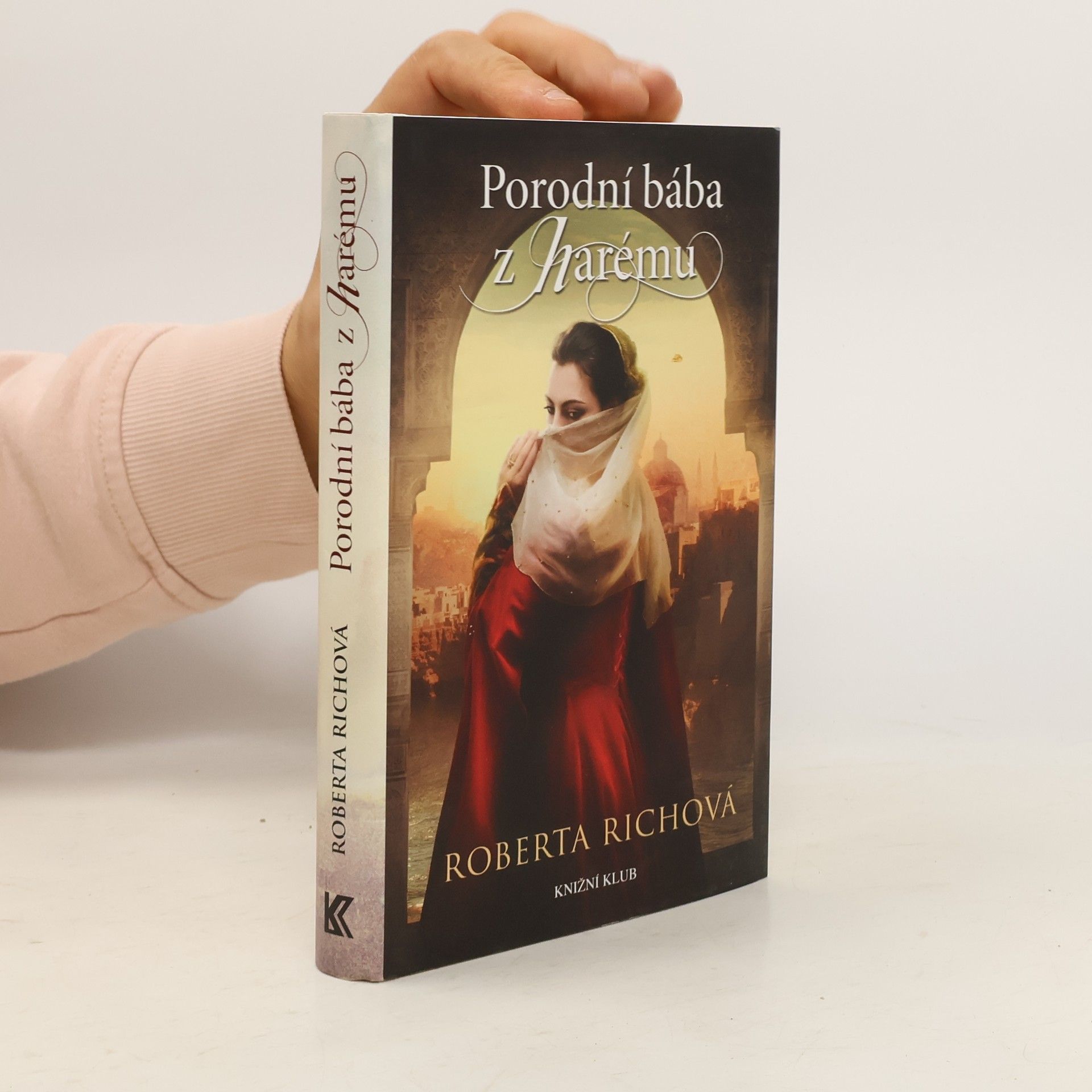 Porodní bába z harému