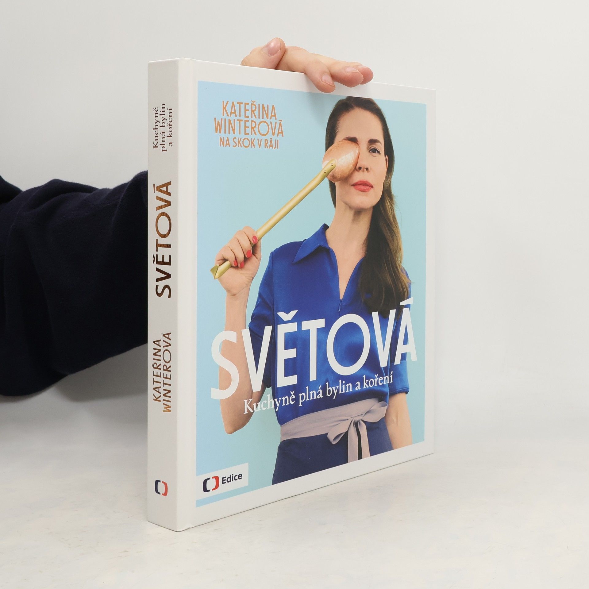 Světová : kuchyně plná bylin a koření