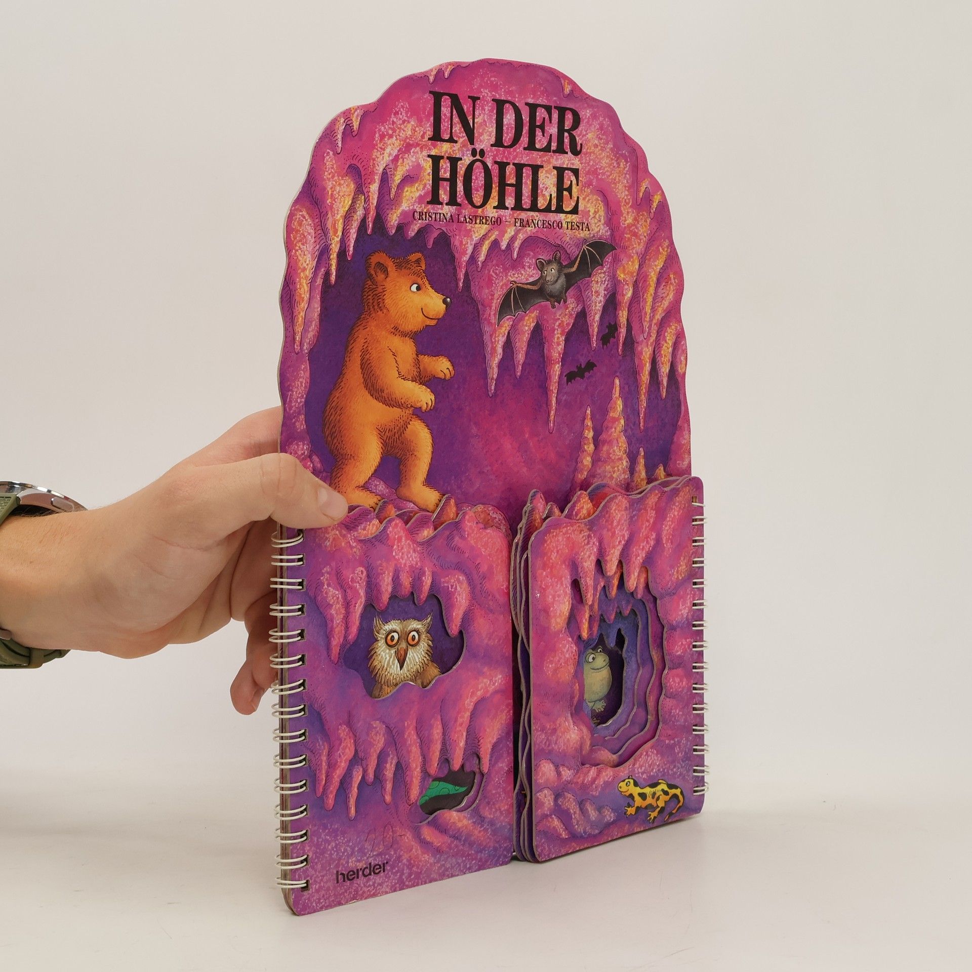 Cristina Lastrego In der Höhle