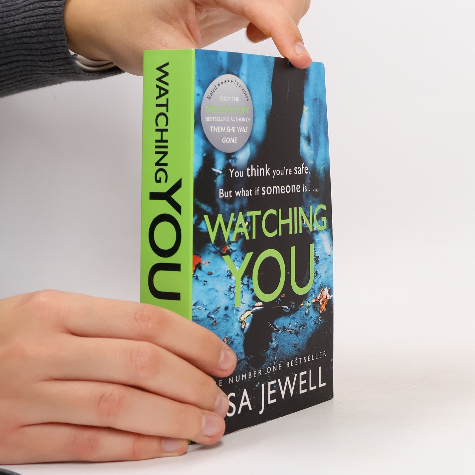 Lisa Jewell Watching you