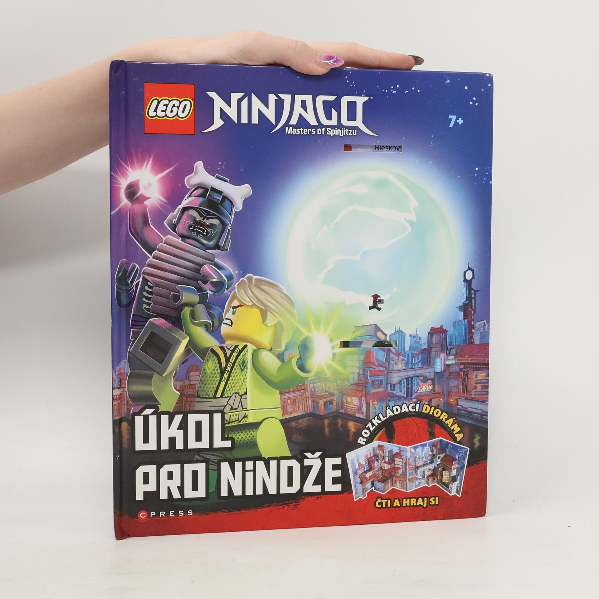 Tracey West LEGO Ninjago : masters of Spinjitzu. Úkol pro nindže