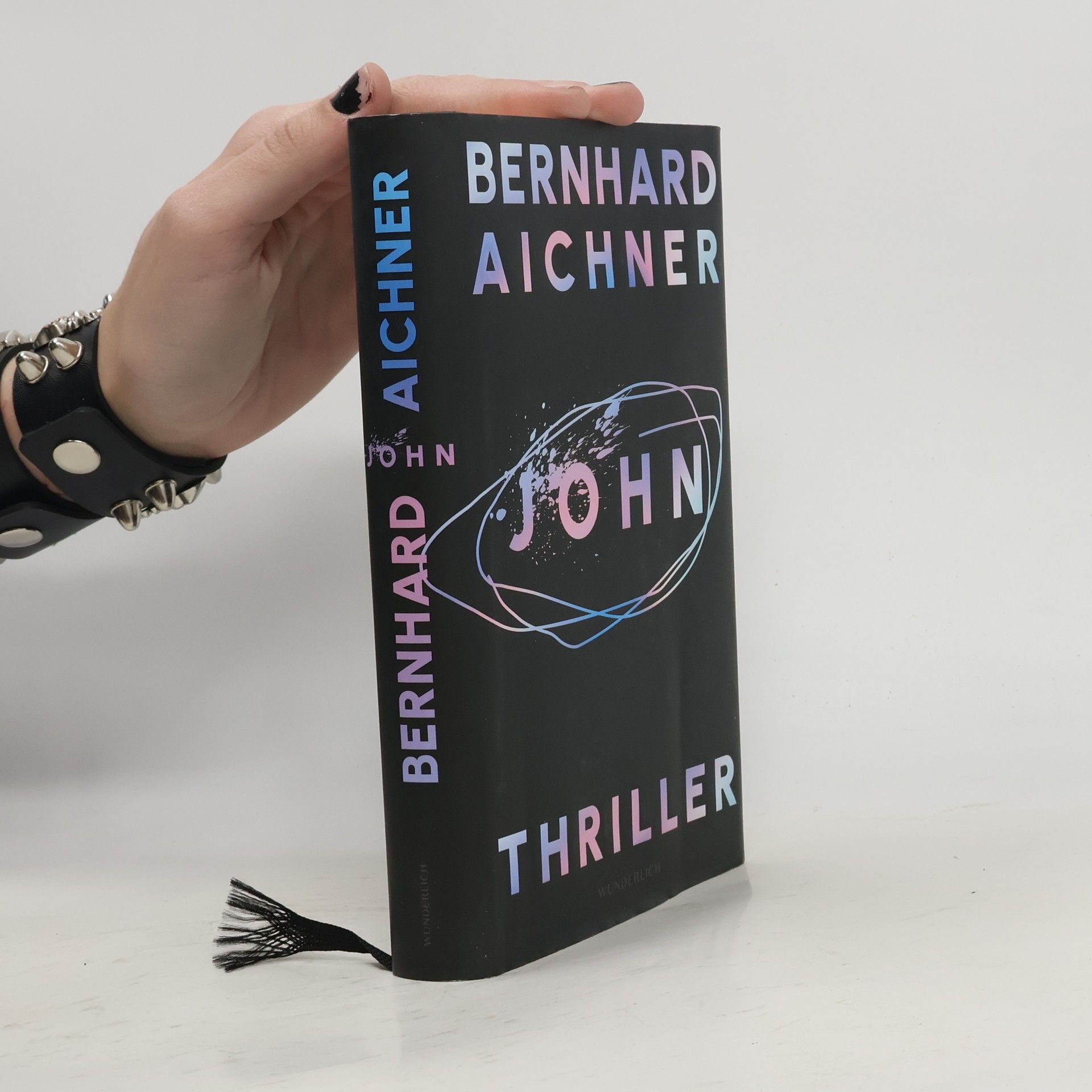 Bernhard Aichner John