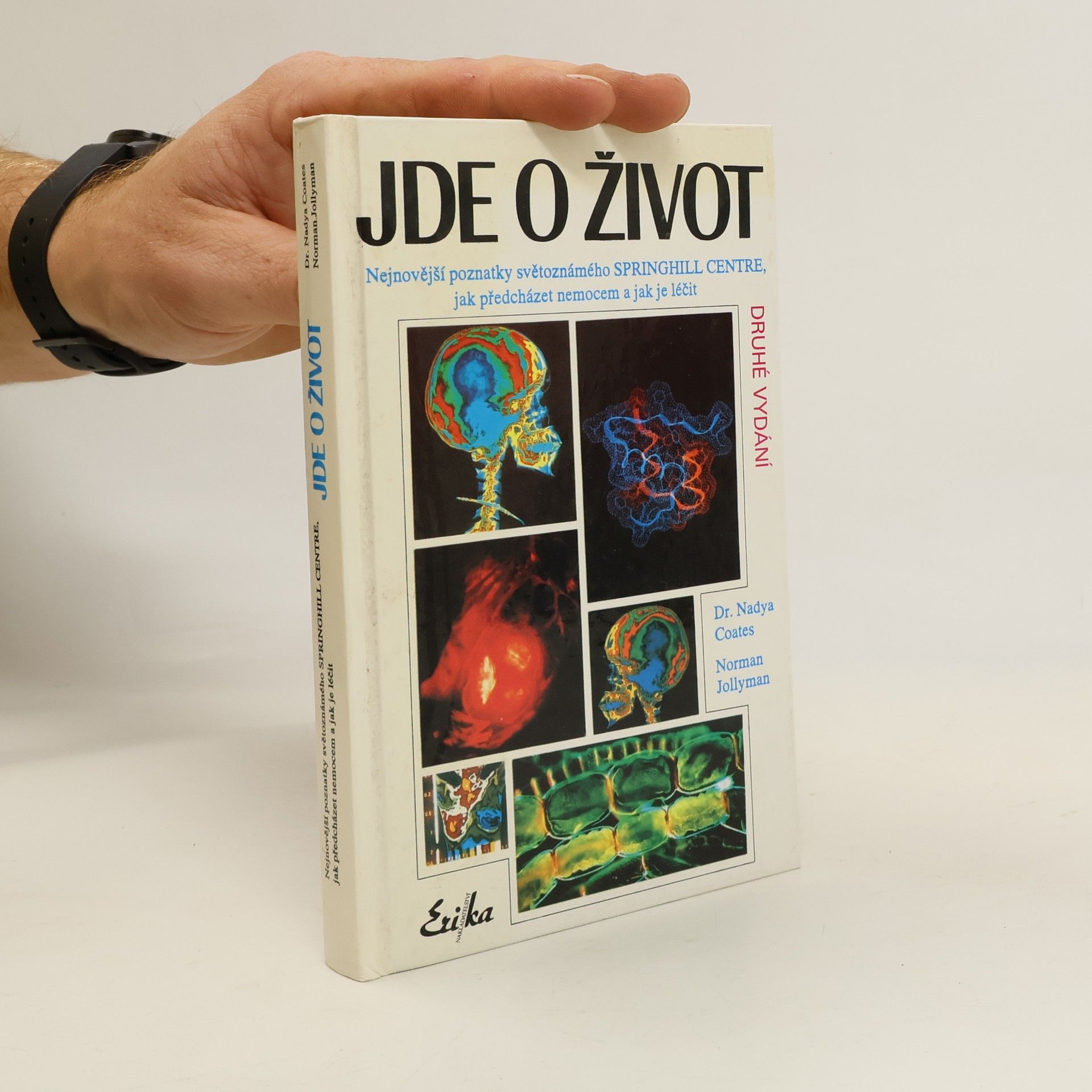 Nadya Coates Jde o život