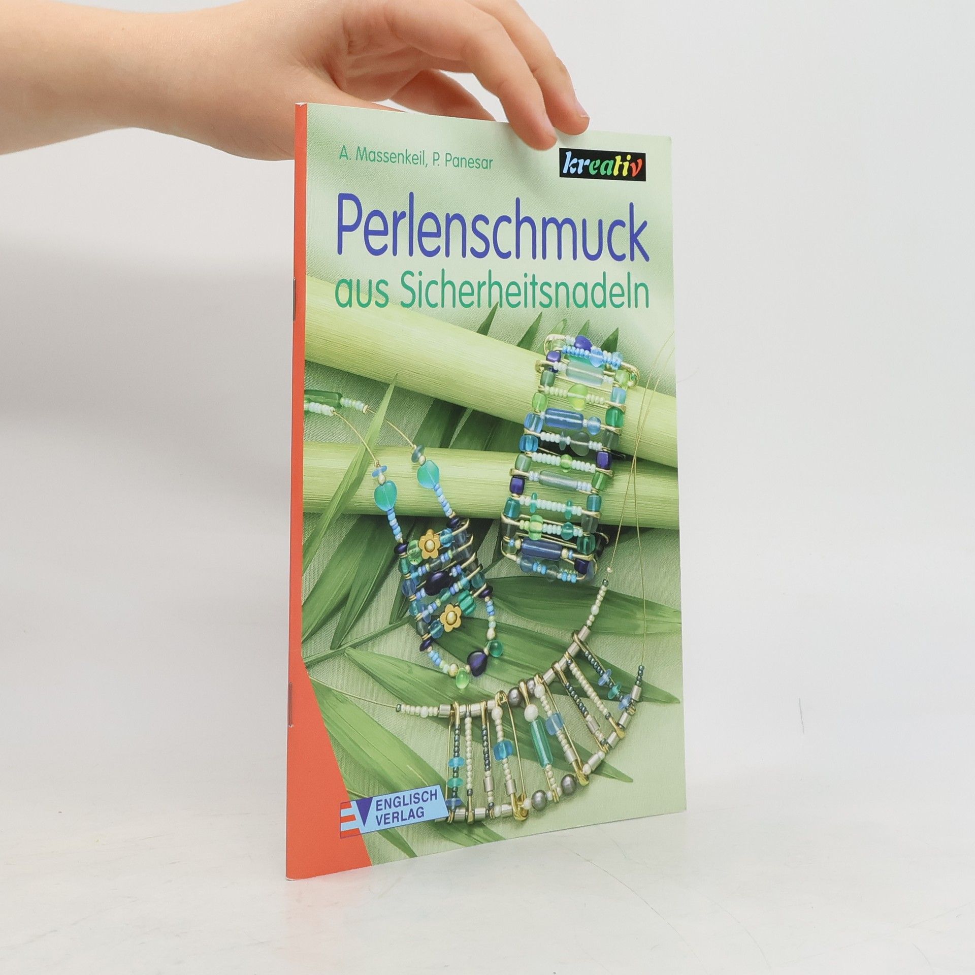 Angelika Massenkeil Perlenschmuck - aus Sicherheitsnadeln