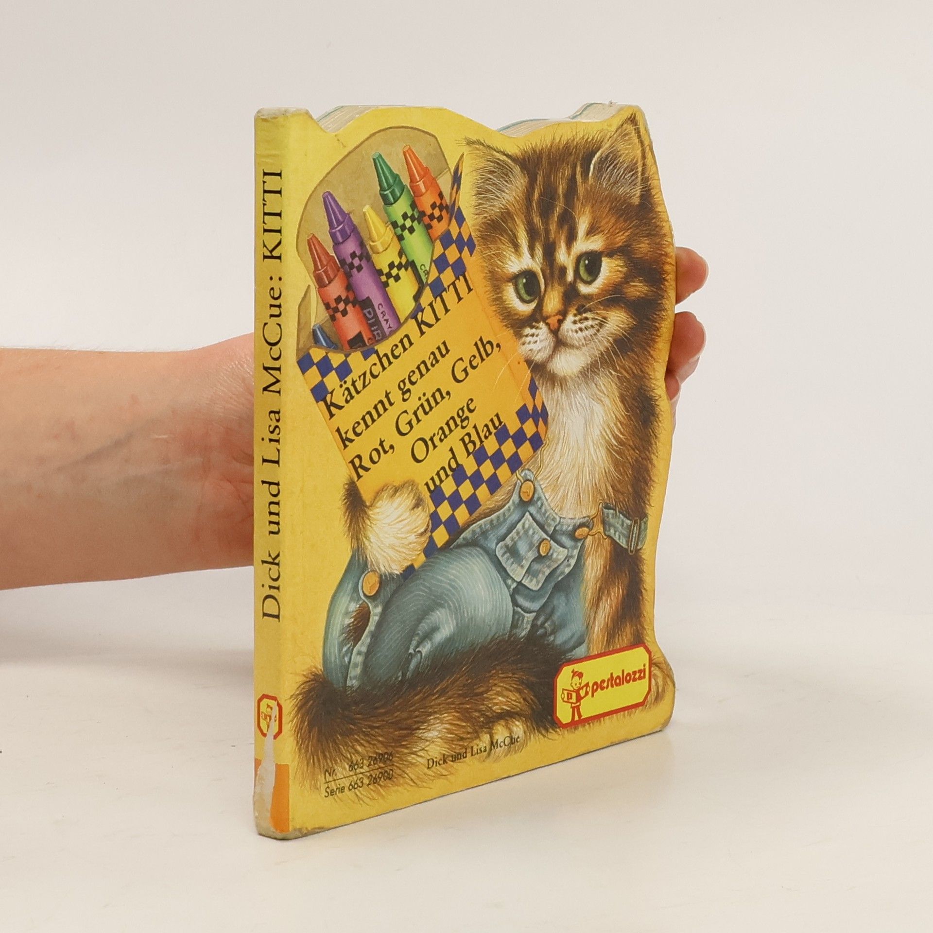 Kätzchen Kitti kennt genau Rot, Grün, Gelb, Orange und Blau