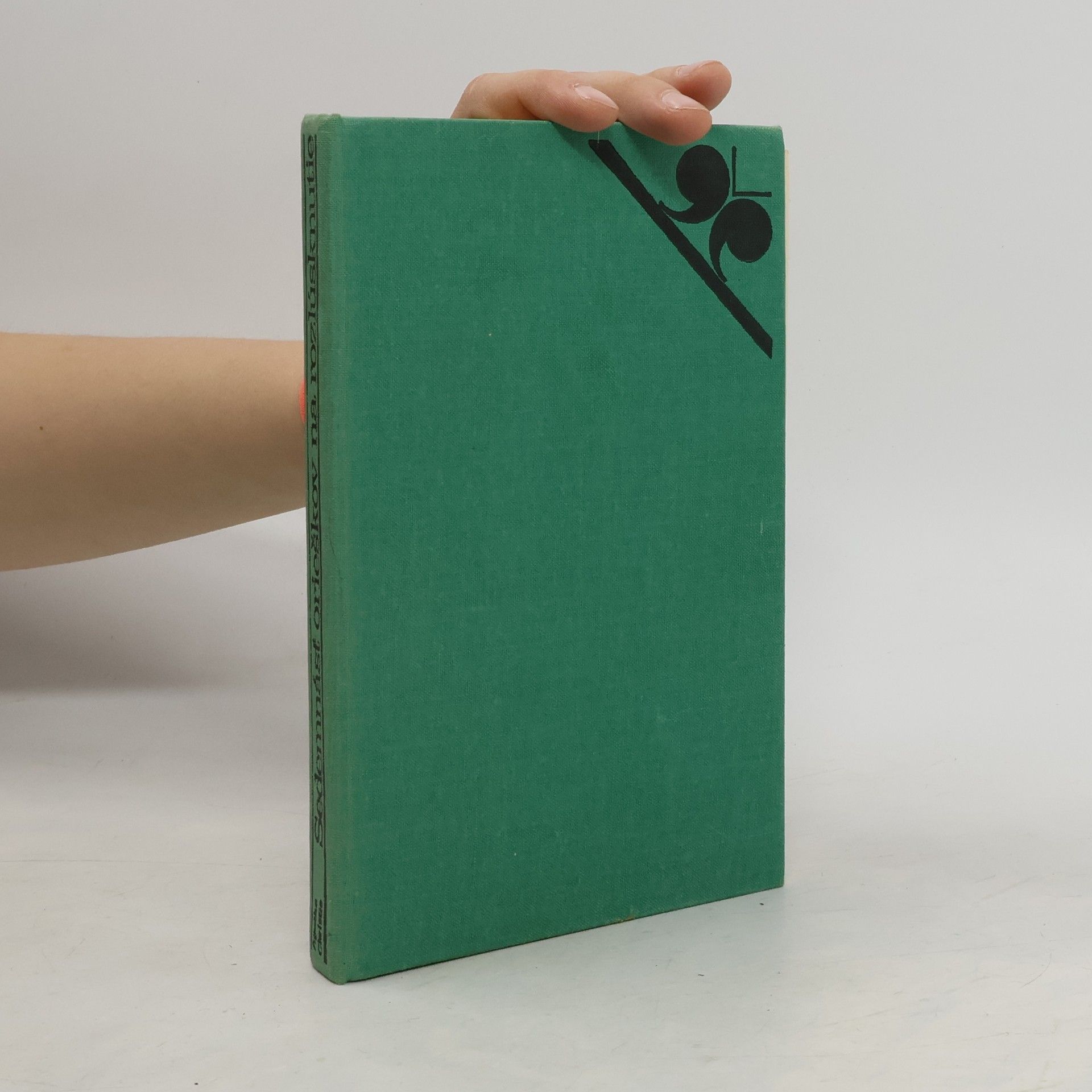 Agatha Christie Sedemnásť orieškov na rozlúsknutie