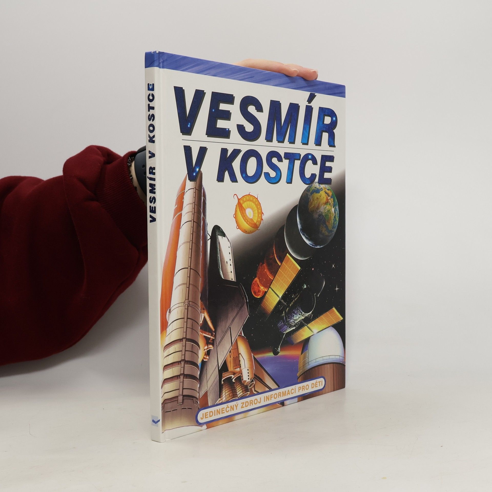 Various authors Vesmír v kostce
