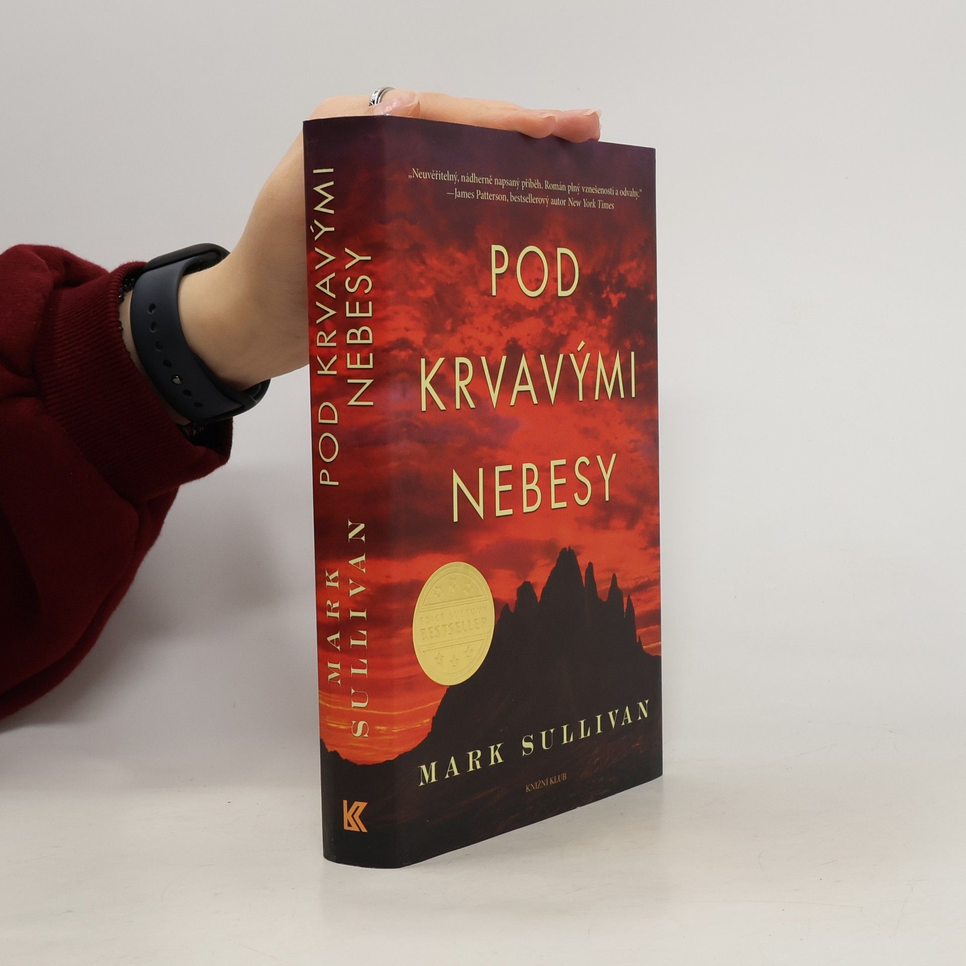 Mark T. Sullivan Pod krvavými nebesy