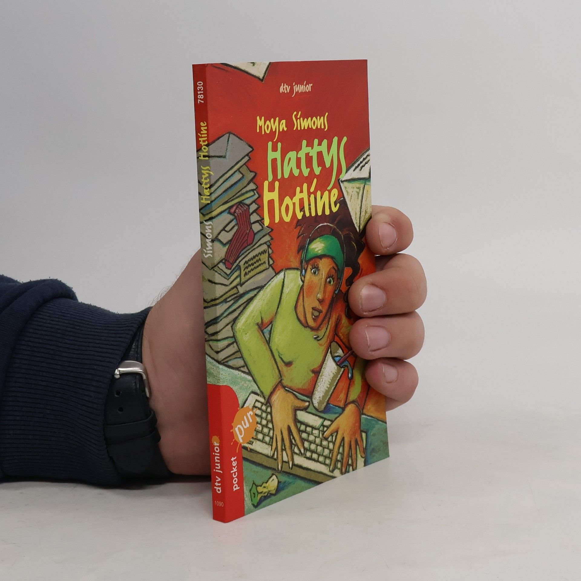 Moya Simons Hattys Hotline