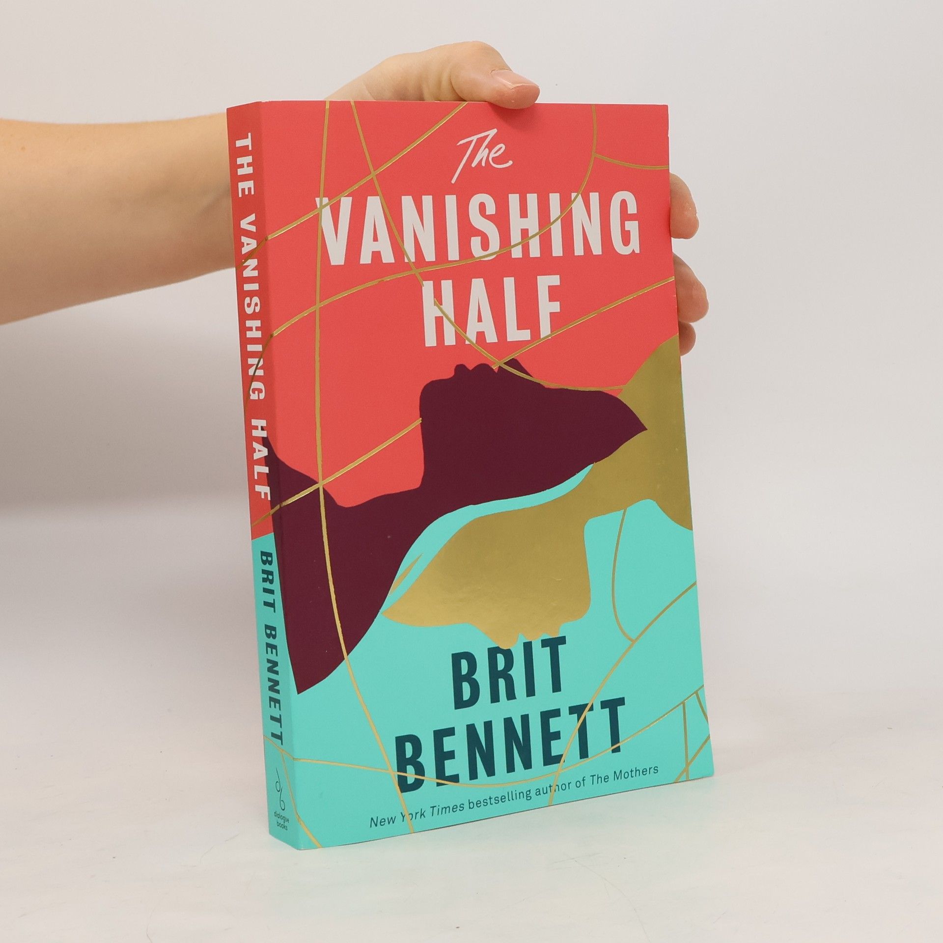 Brit Bennett The vanishing half