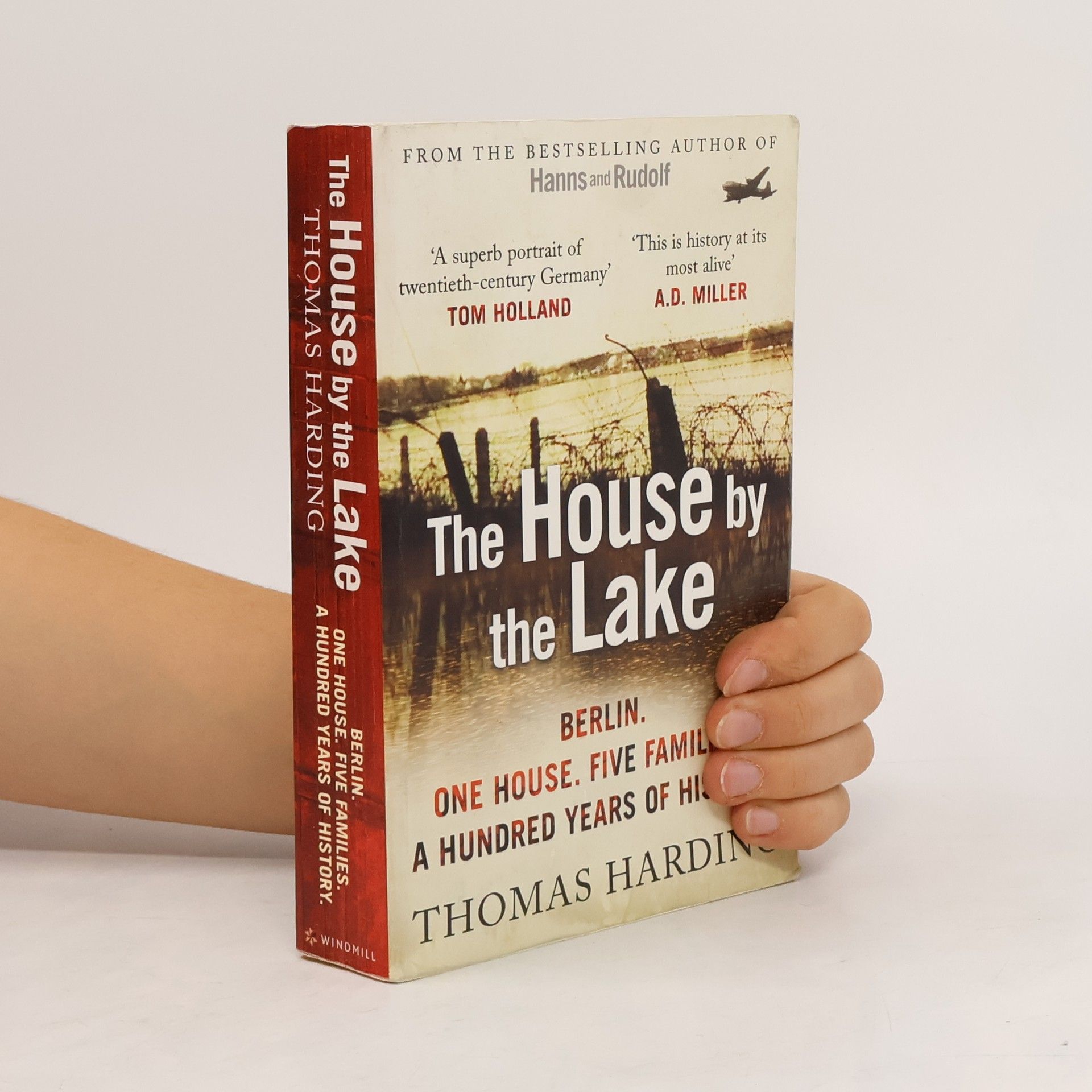 Thomas Harding The House by the Lake