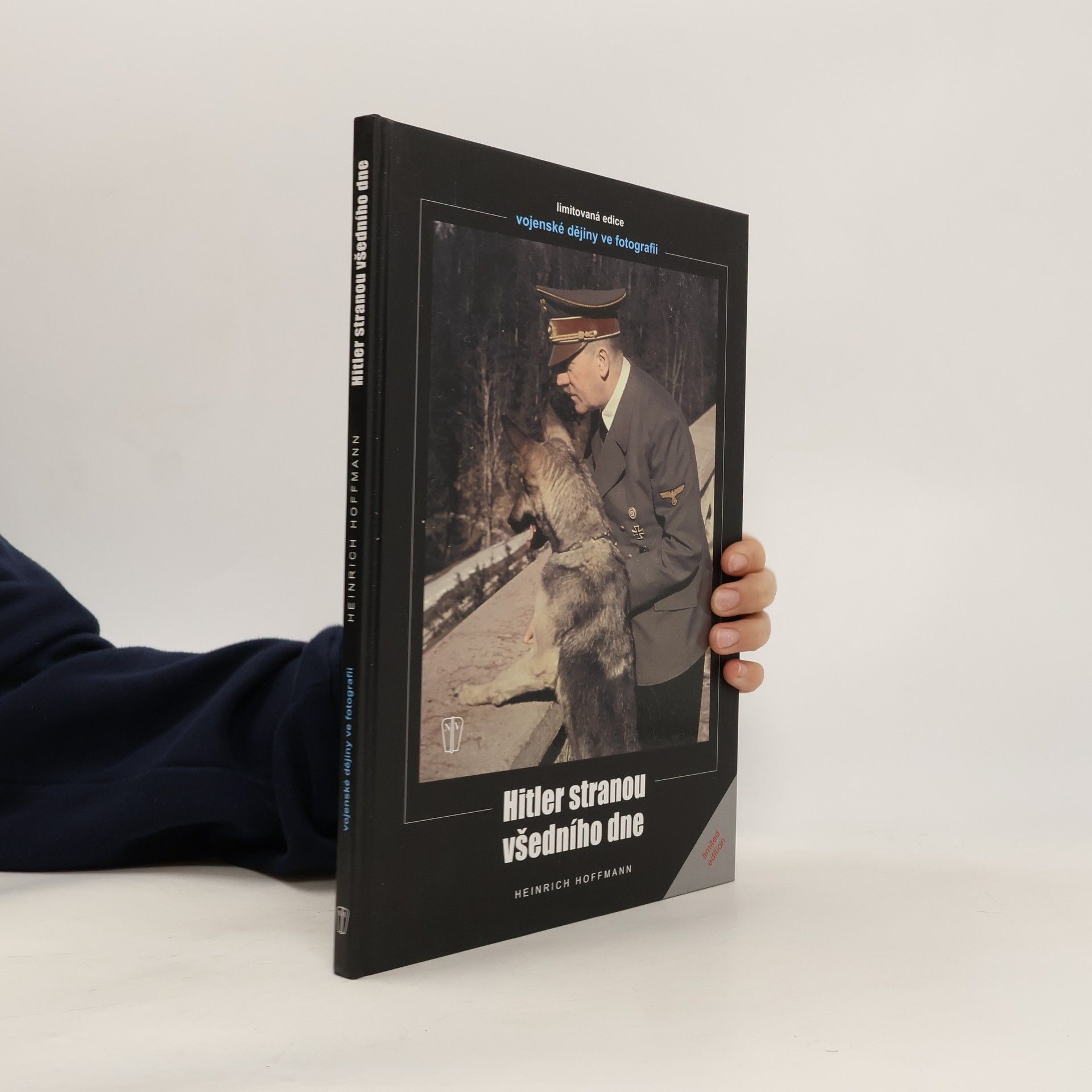 Heinrich Hoffmann Hitler stranou všedního dne