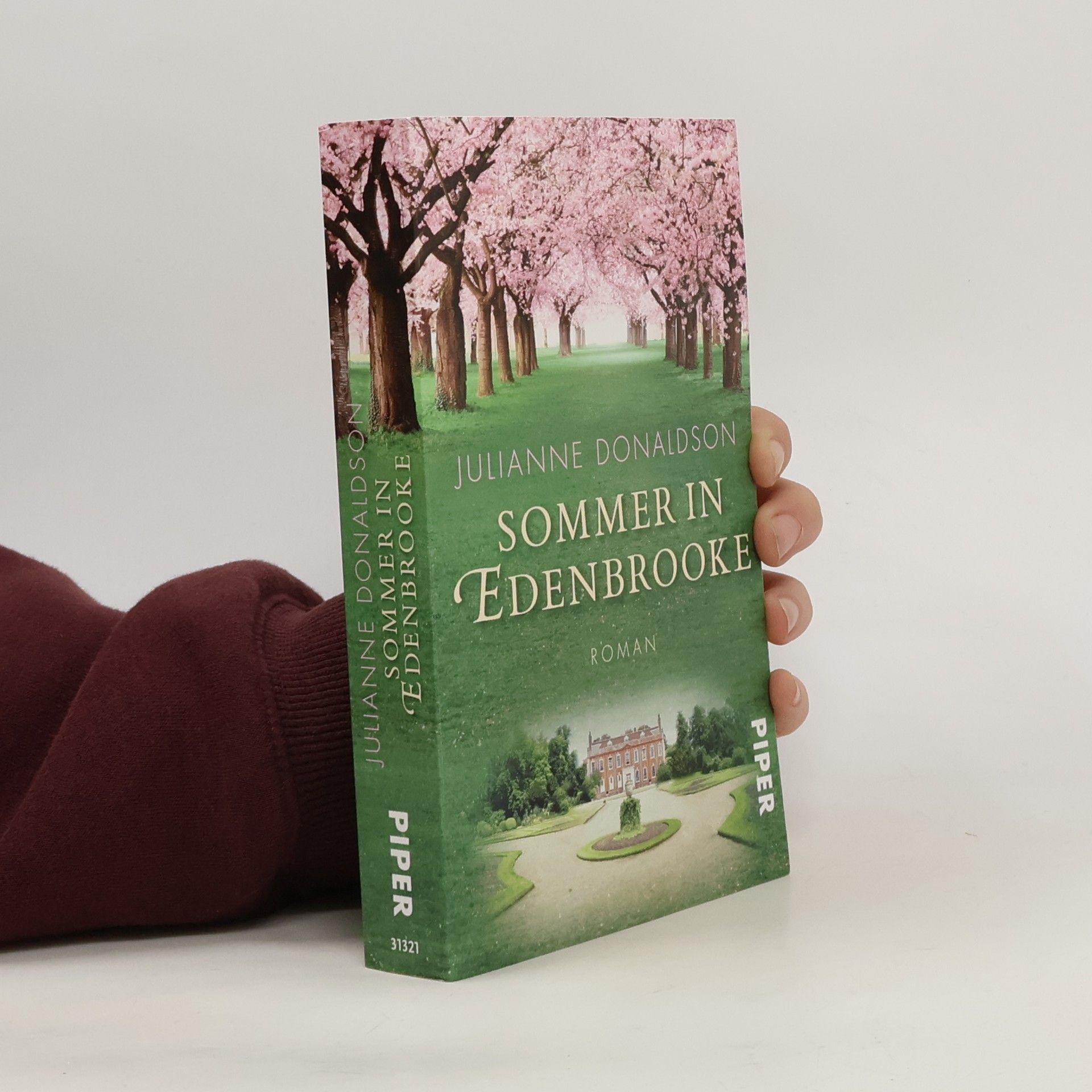 Julianne Donaldson Sommer in Edenbrooke