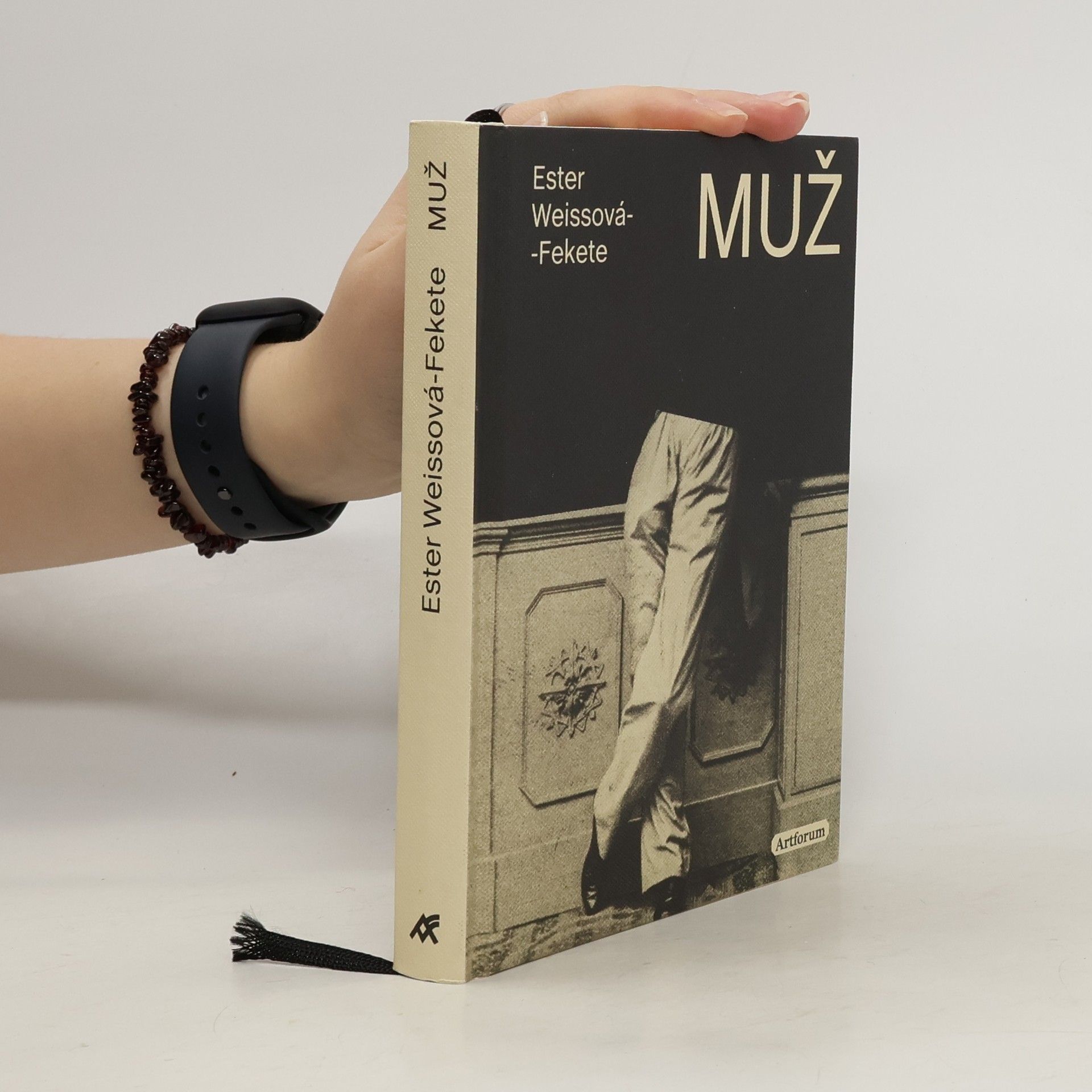 Ester WeissováFekete Muž