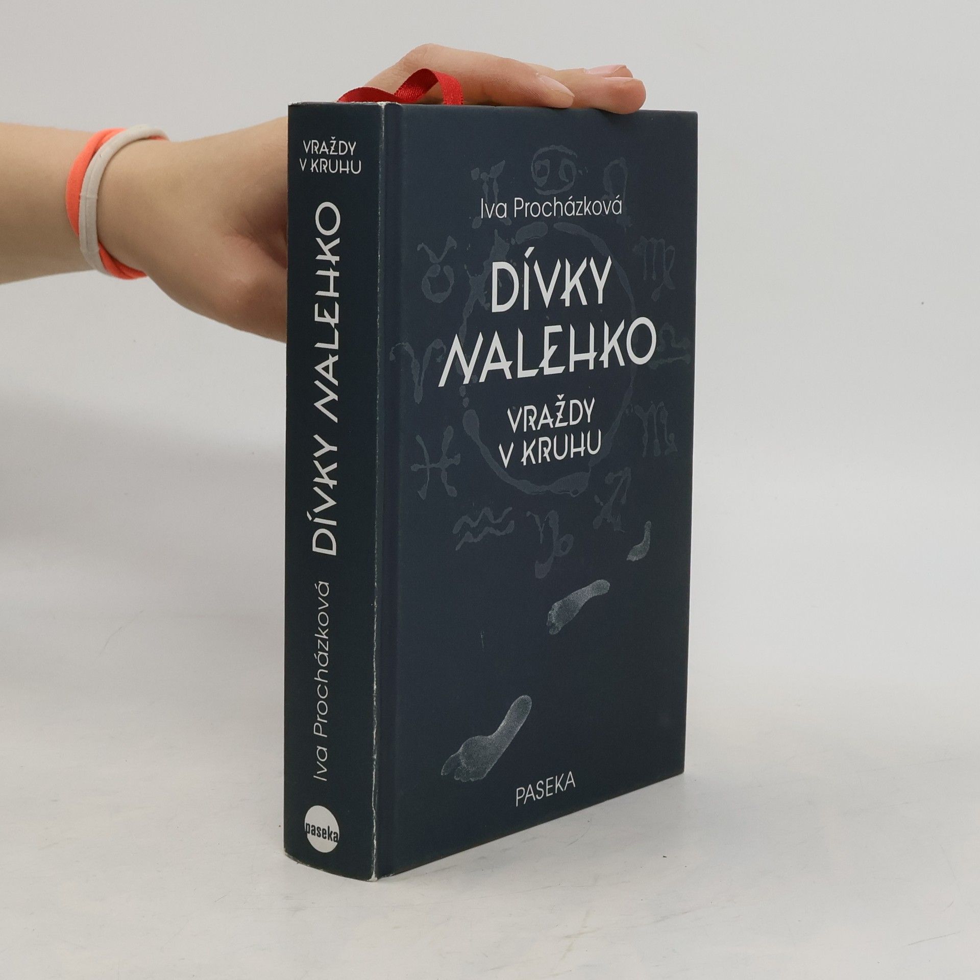 Dívky nalehko. Vraždy v kruhu 2. díl