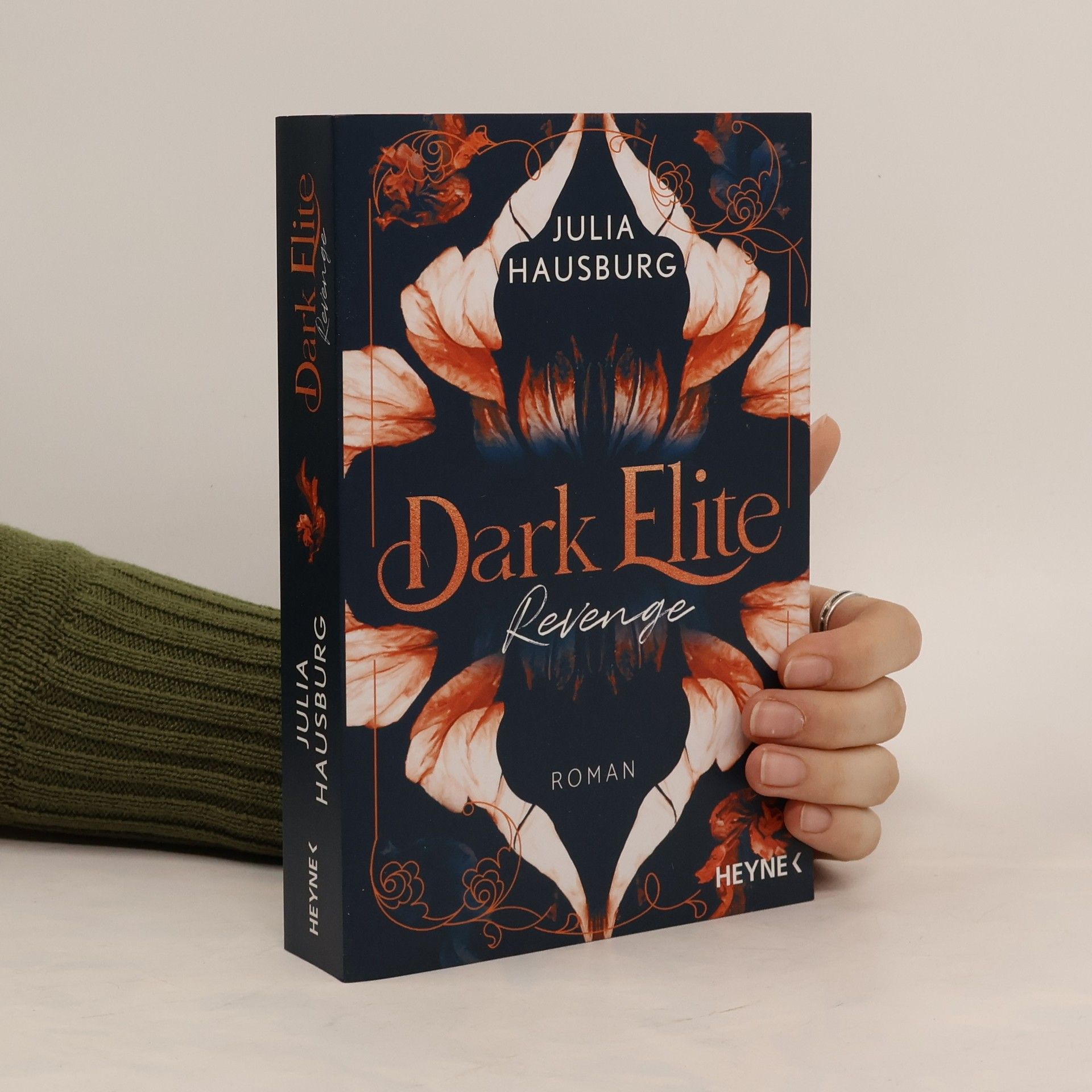 Julia Hausburg Dark Elite – Revenge