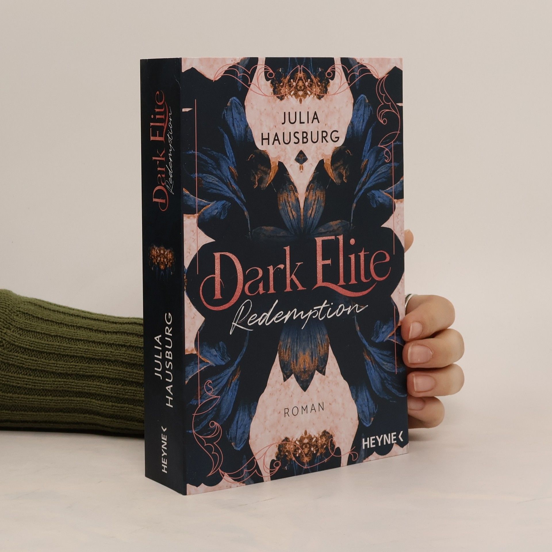 Julia Hausburg Dark Elite - Redemption