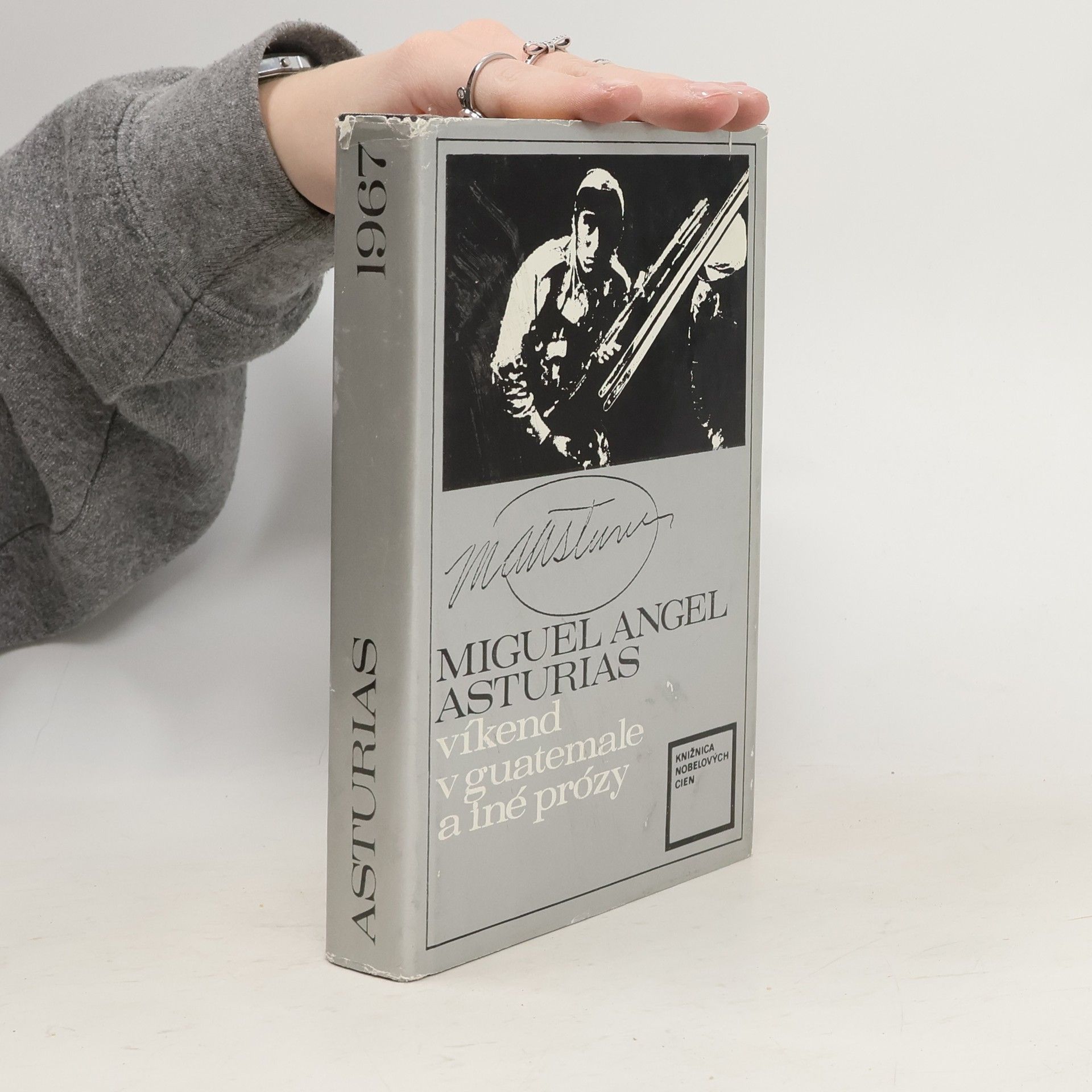Miguel Ángel Asturias Víkend v Guatemale a iné prózy