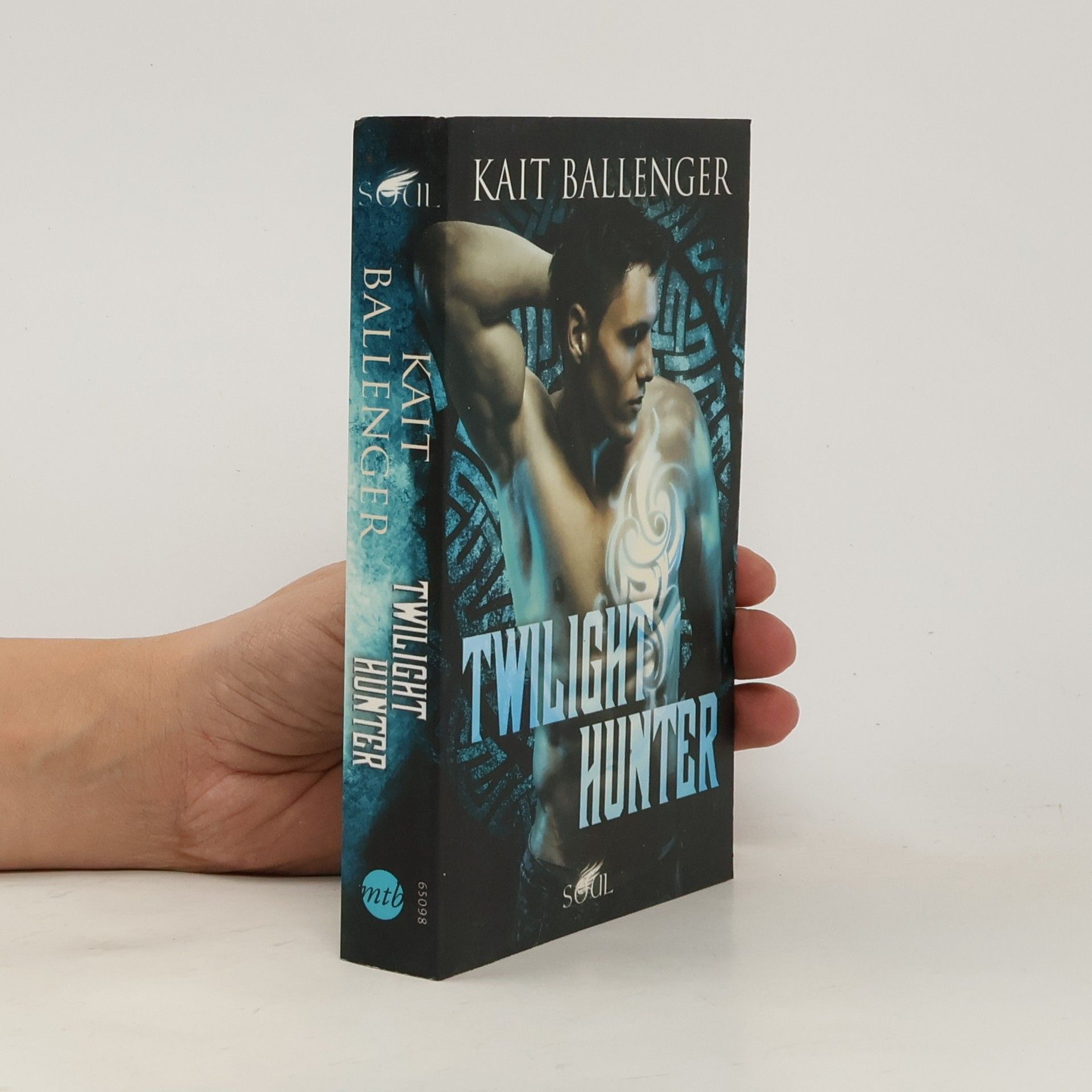 Kait Ballenger Twilight hunter