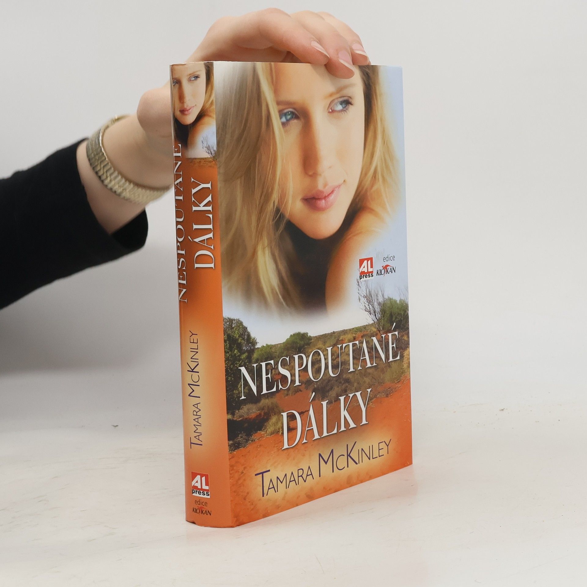 Tamara McKinley Nespoutané dálky