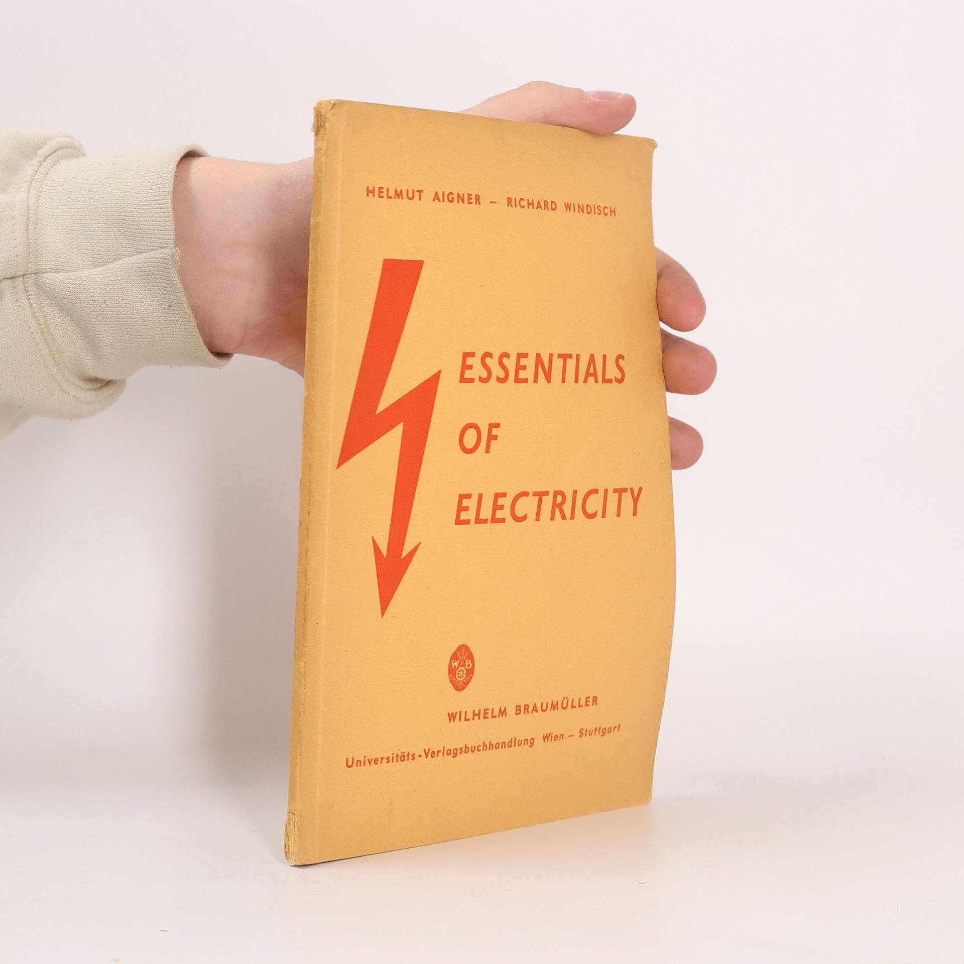 Helmut Aigner Essentials of Electricity