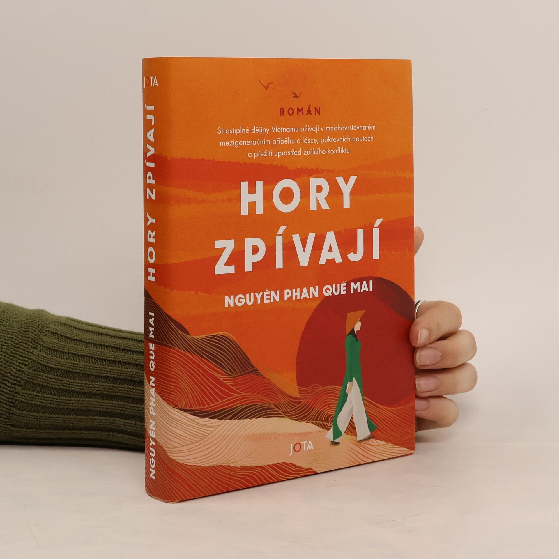 Nguyễn Phan Quế Mai Hory zpívají