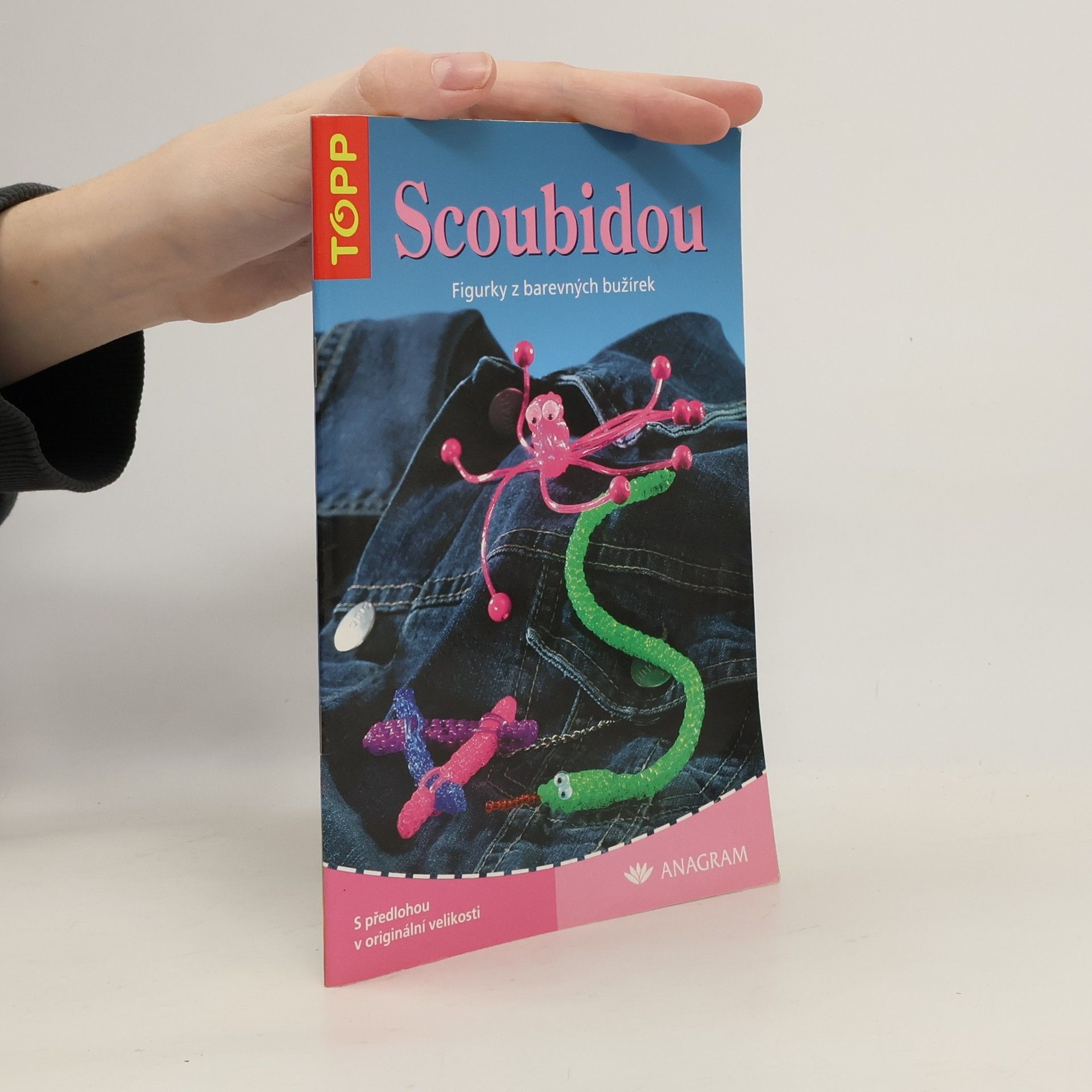 Sabine C. Koch Scoubidou. Figurky z barevných bužírek