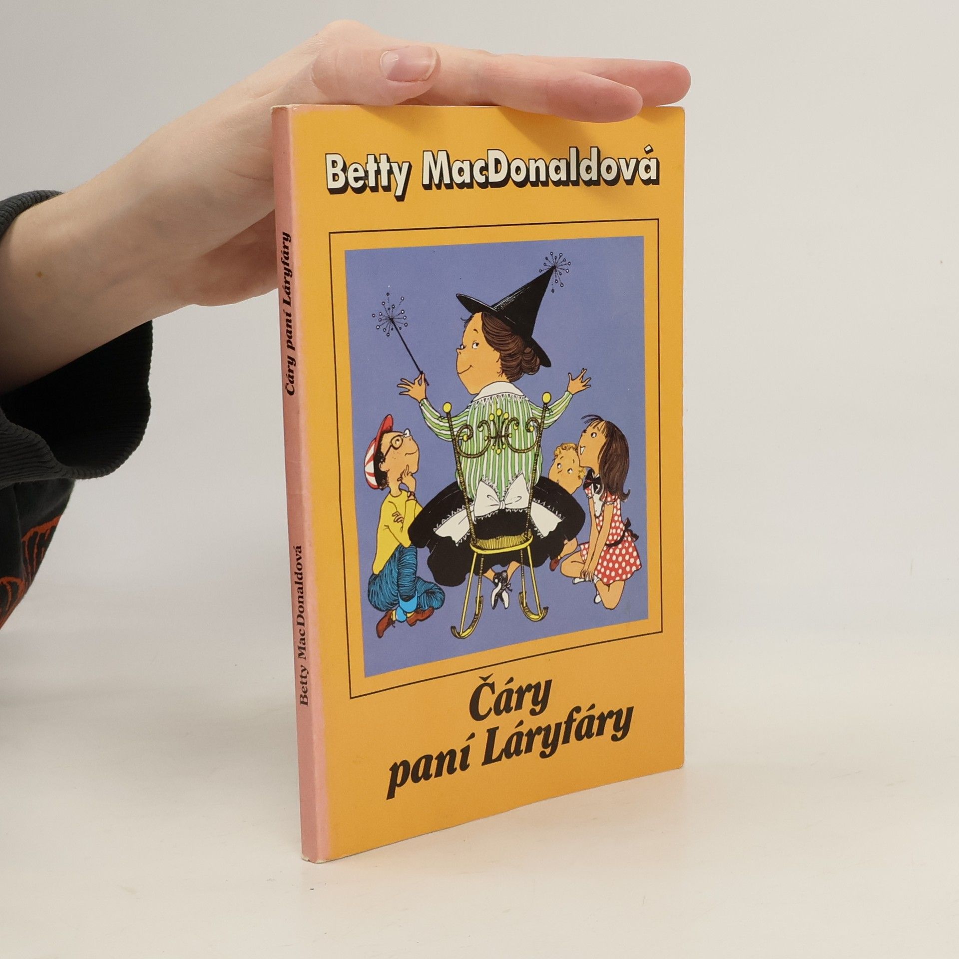 Betty MacDonald Čáry paní Láryfáry