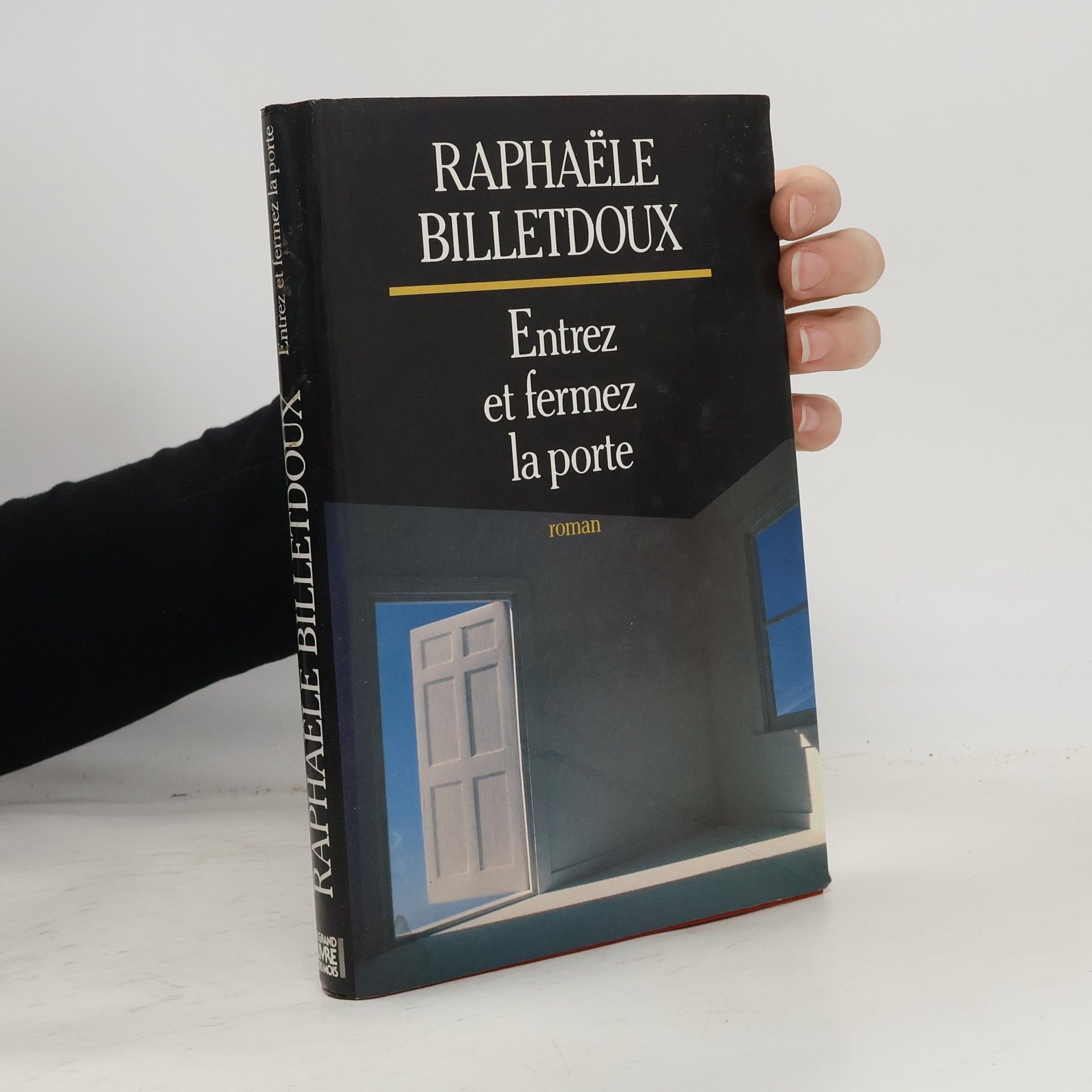 Entrez et fermez la porte