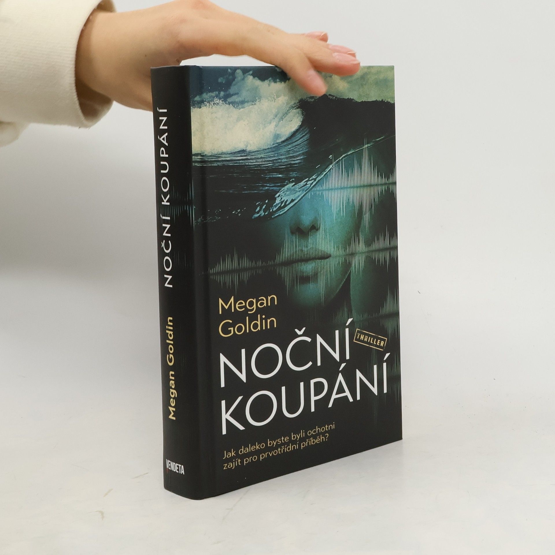 Megan Goldin Noční koupání