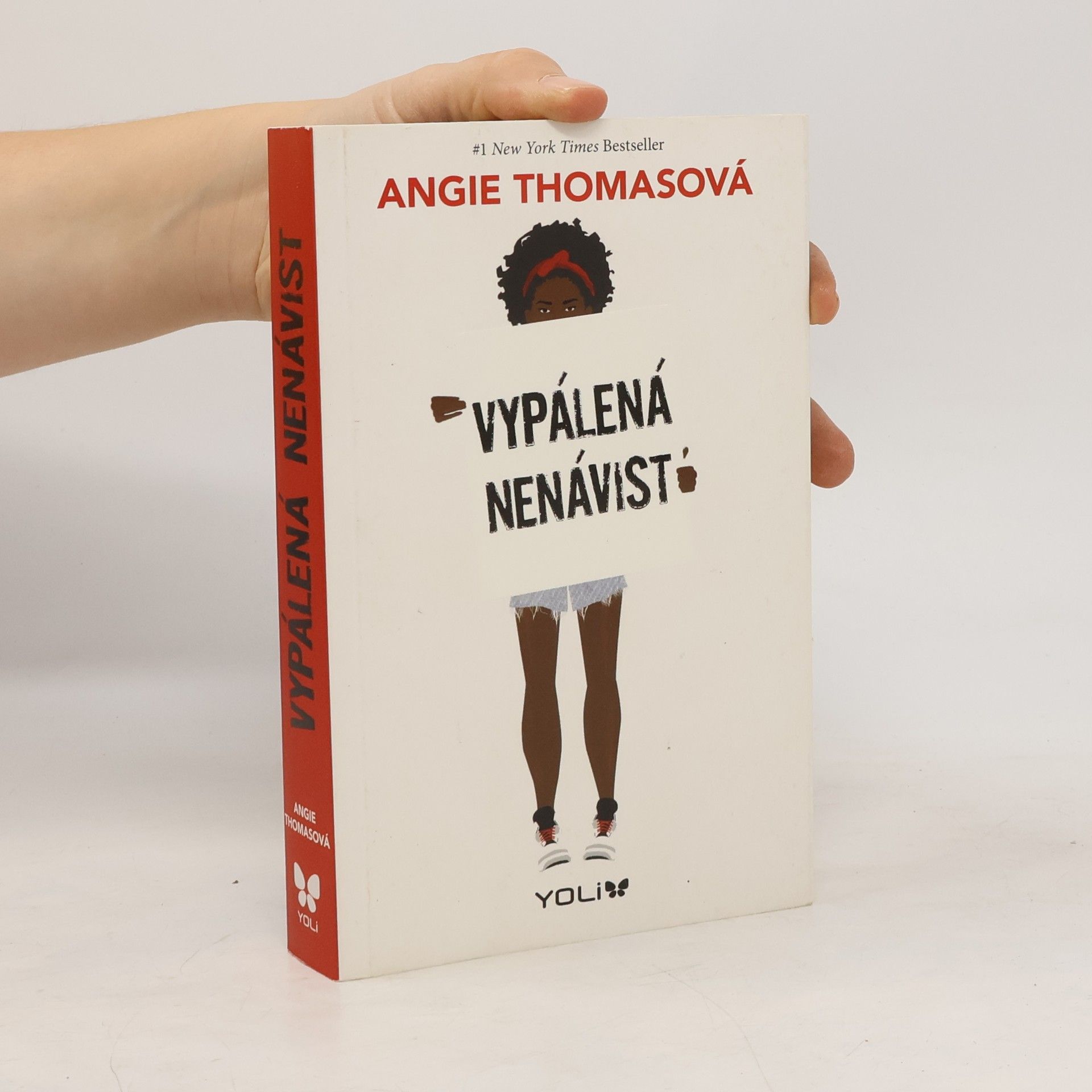 Angie Thomas Vypálená nenávist