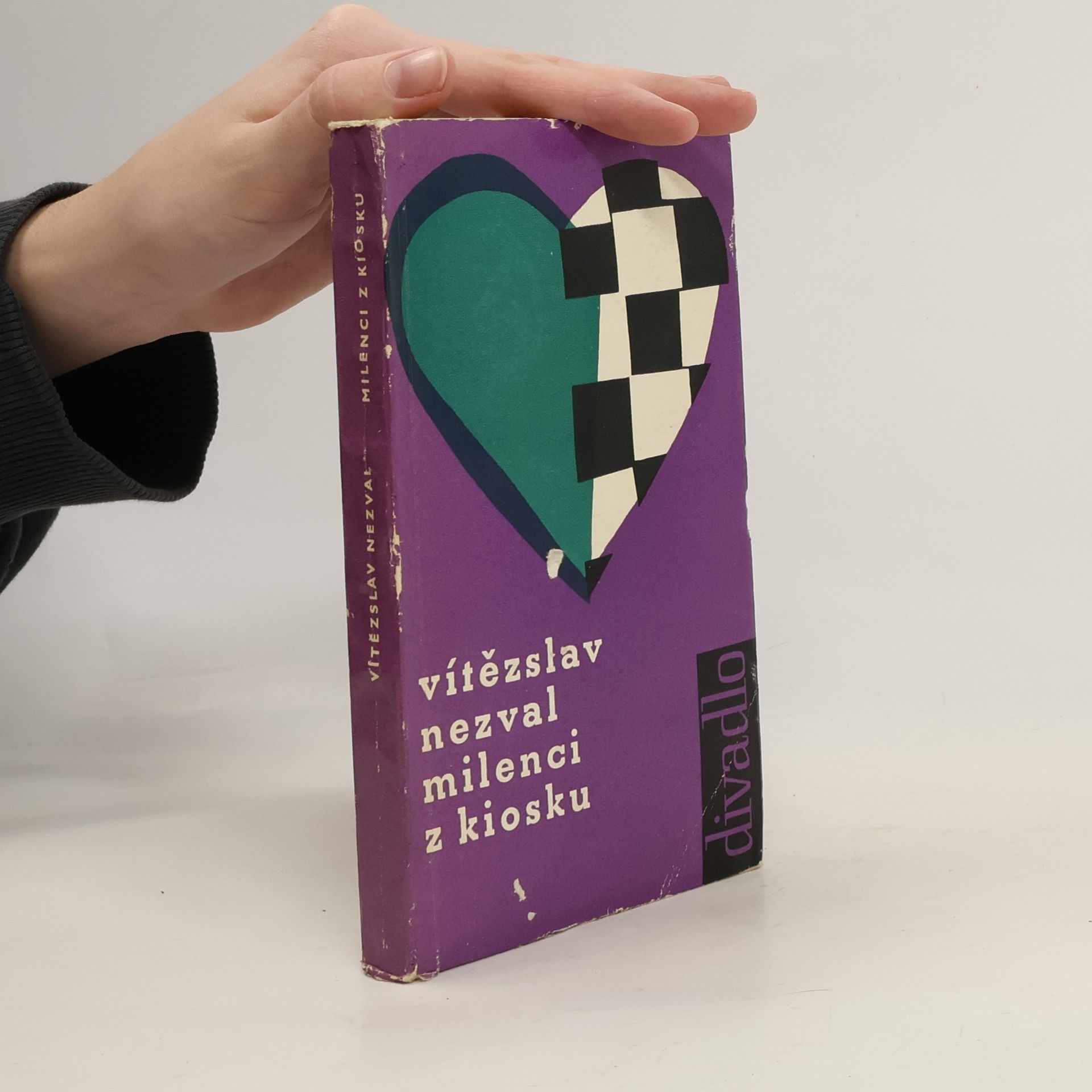 Vítězslav Nezval Milenci z kiosku