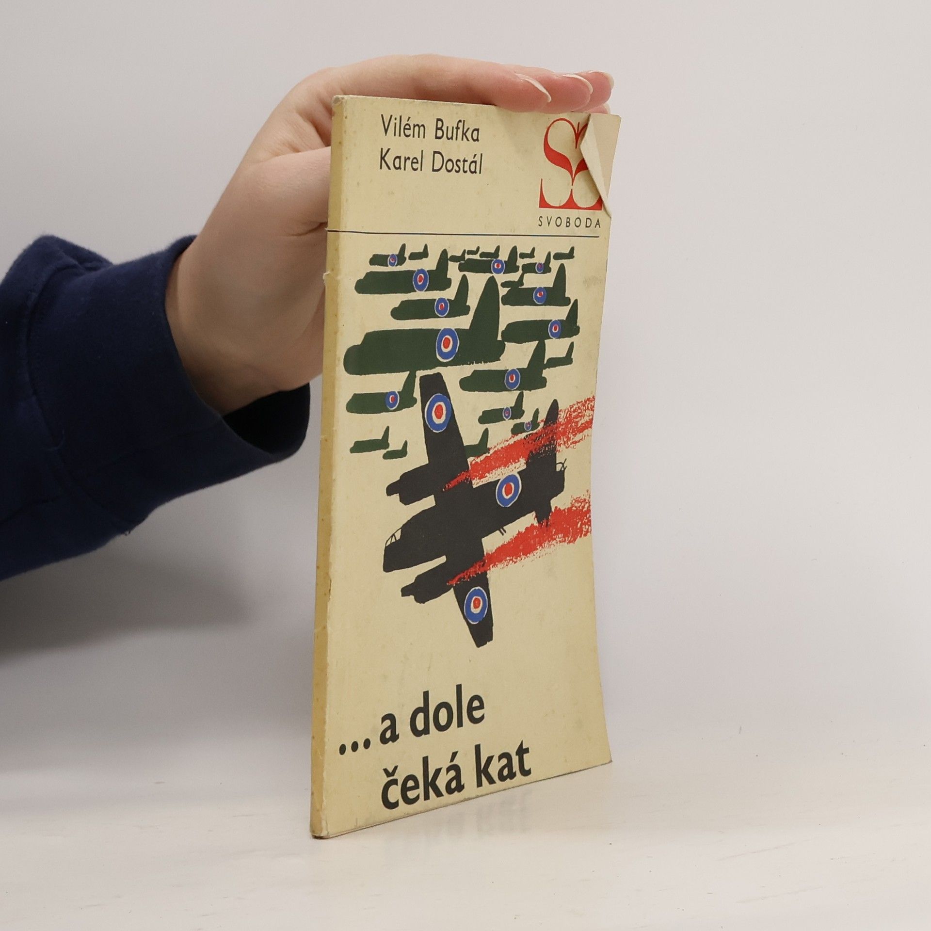 ... a dole čeká kat