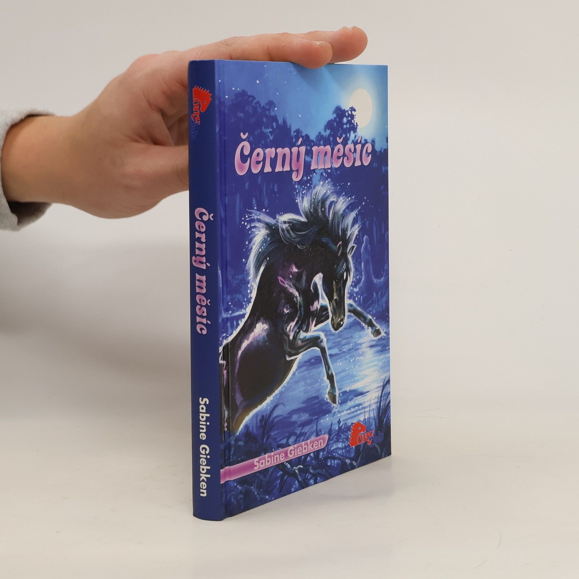 Sabine Giebken Černý měsíc