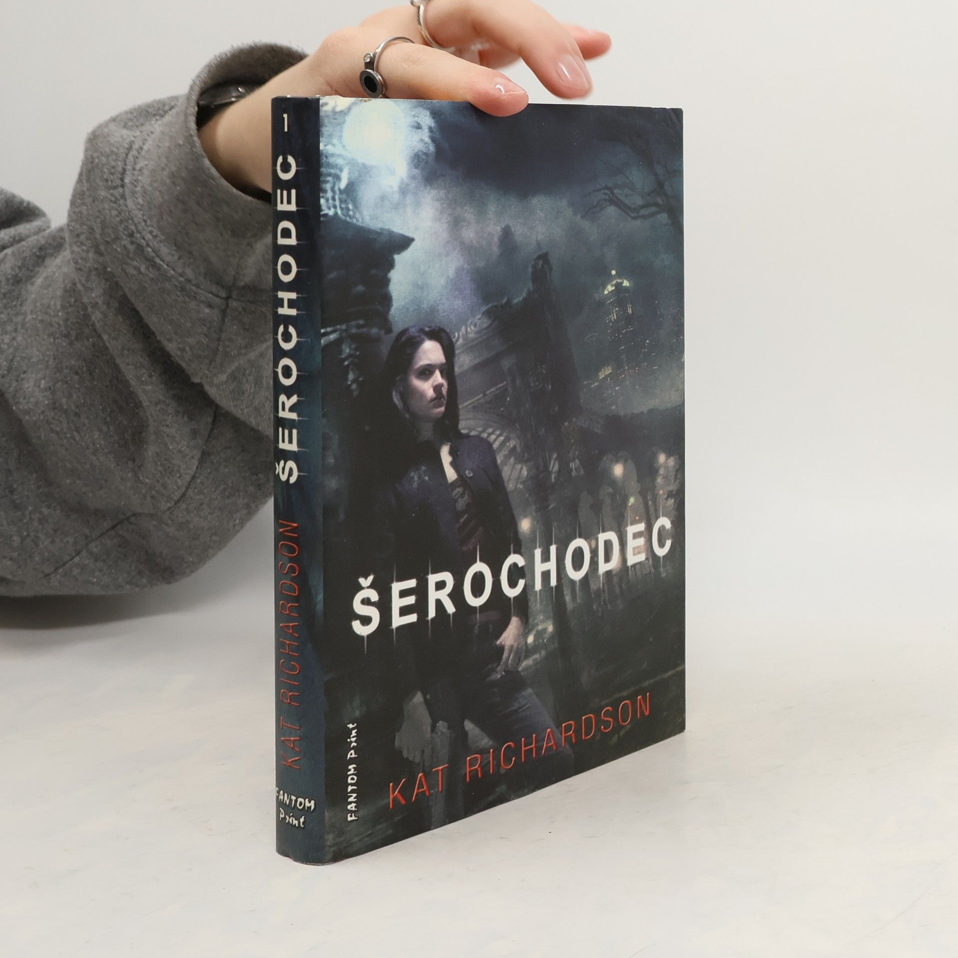 Kat Richardson Šerochodec