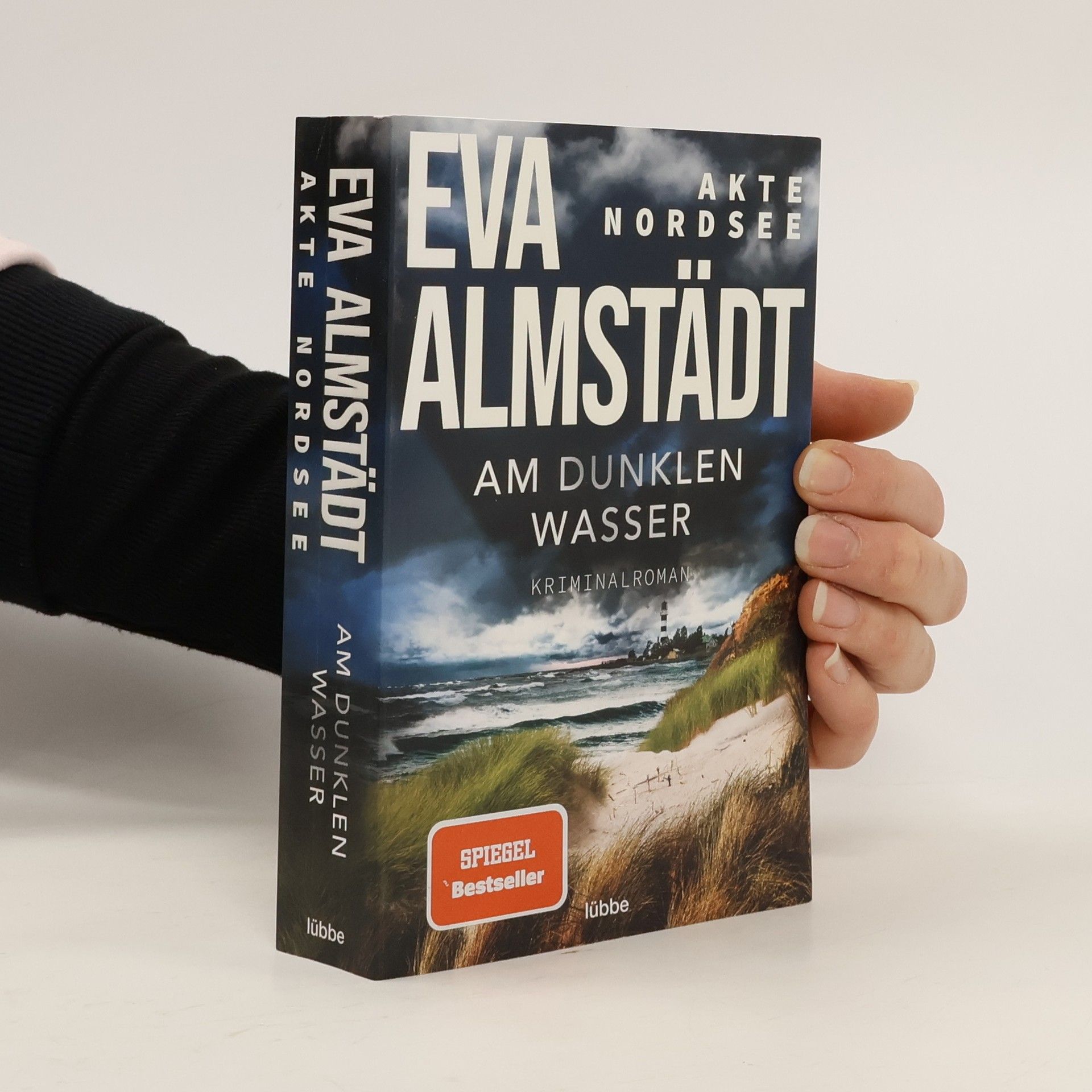 Eva Almstadt Akte Nordsee - am dunklen Wasser