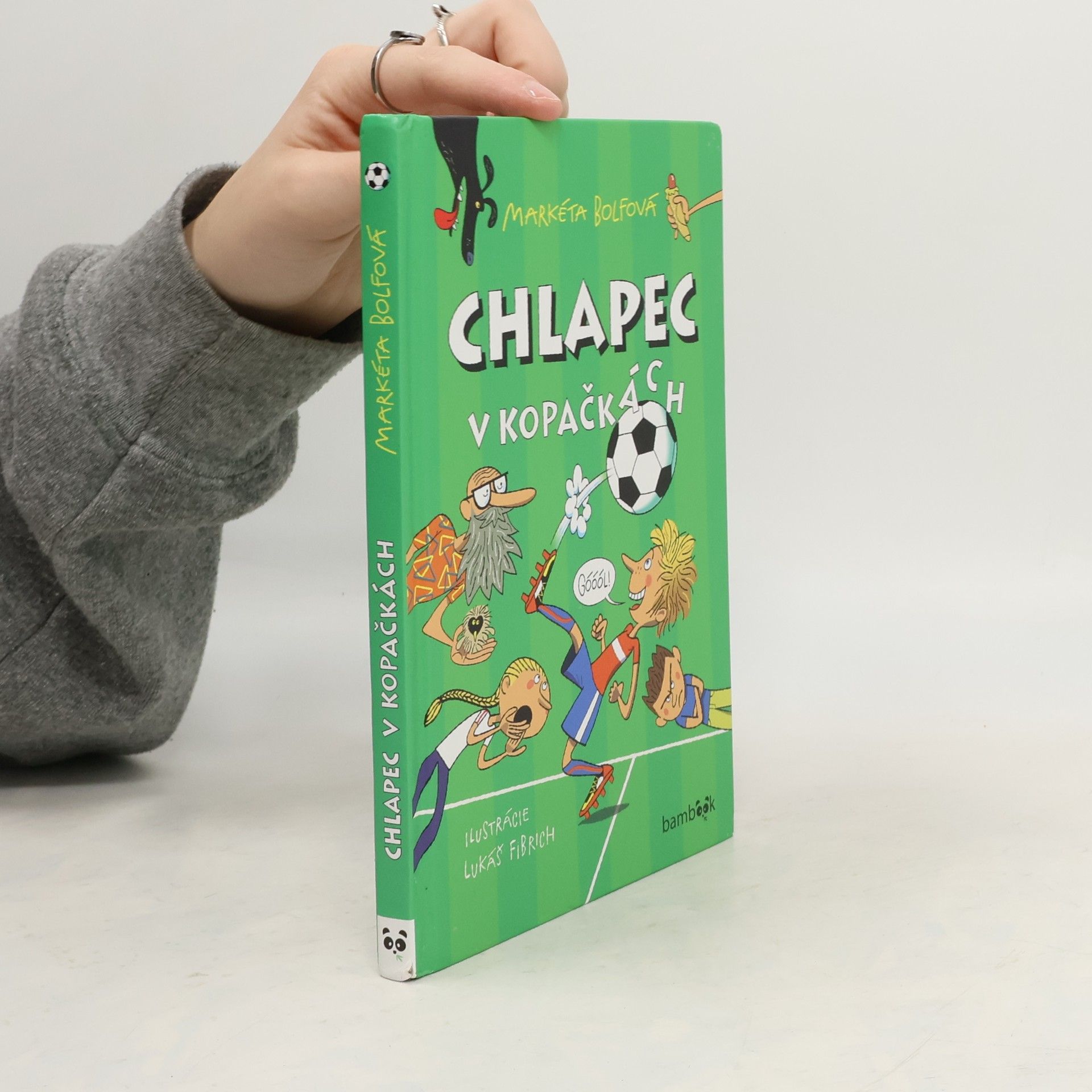 Markéta Bolfová Chlapec v kopačkách