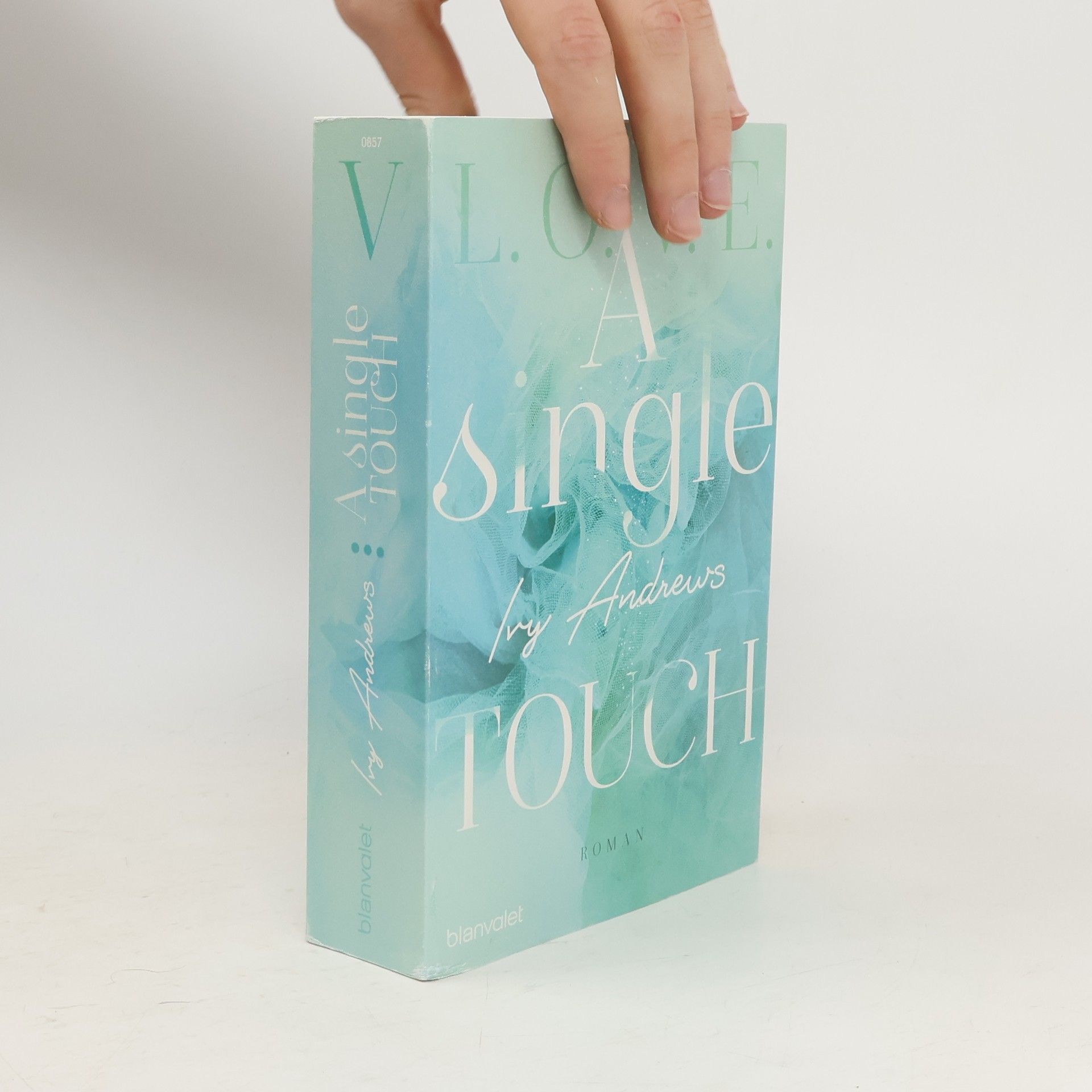 L.O.V.E. 3: A single touch