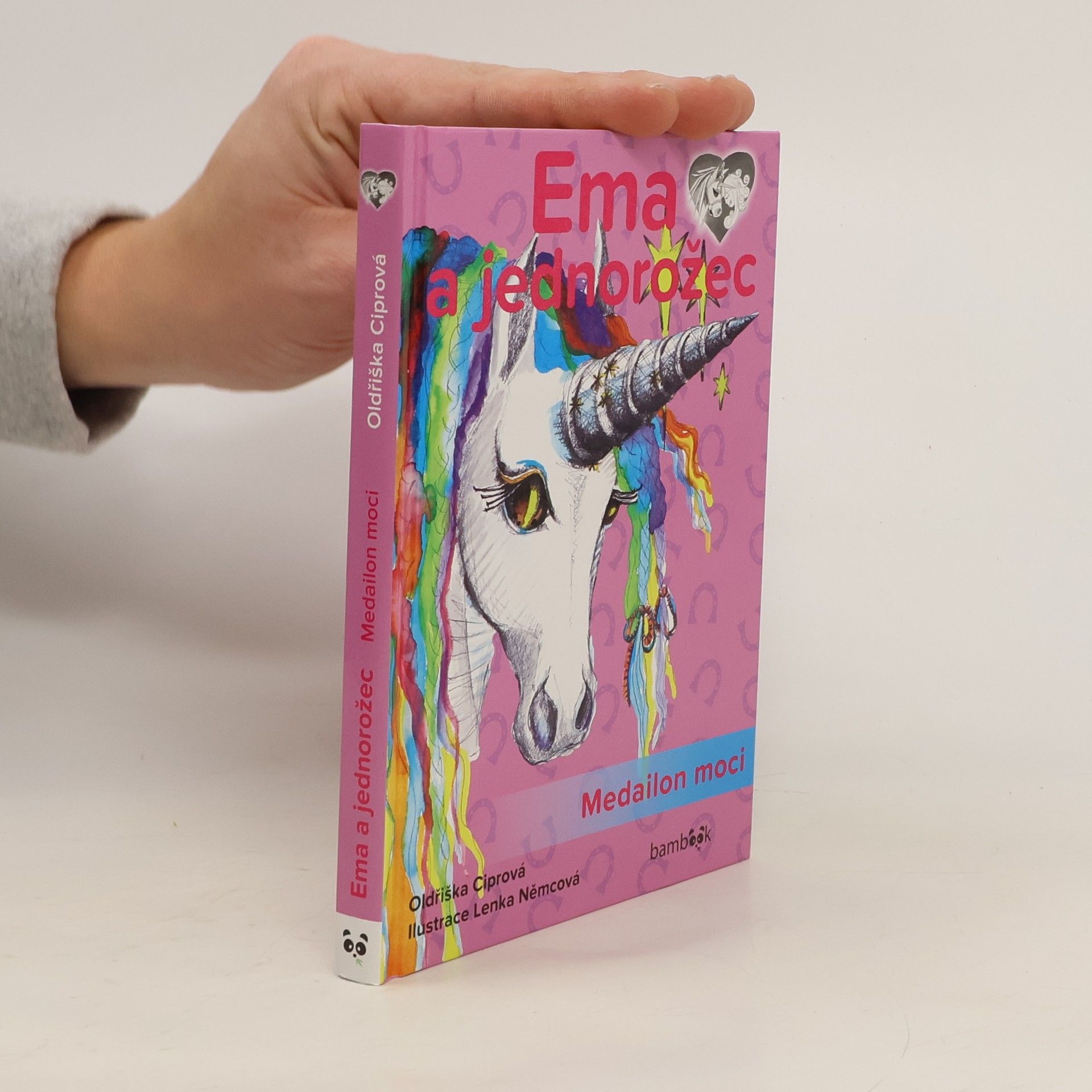 Oldřiška Lišková Ema a jednorožec. Medailon moci