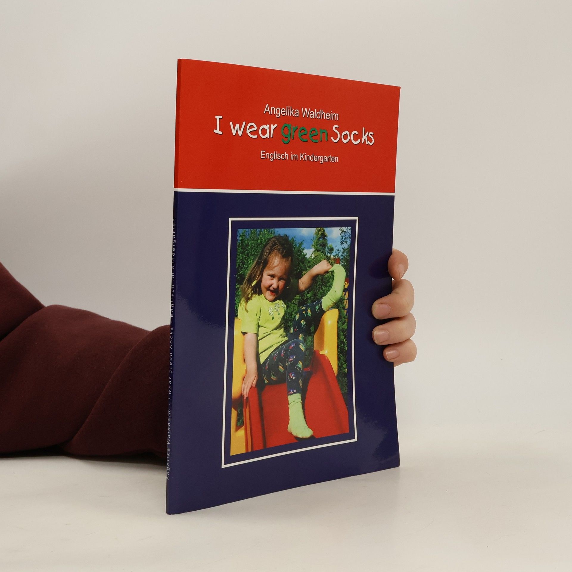 Angelika Waldheim I wear green socks