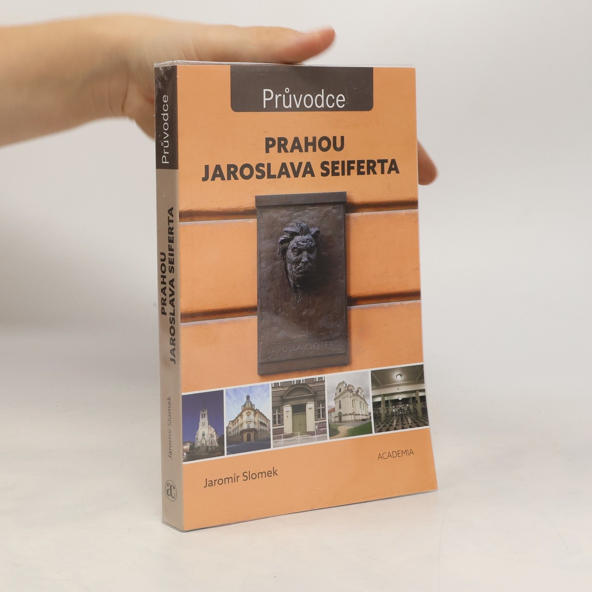 Jaromír Slomek Prahou Jaroslava Seiferta