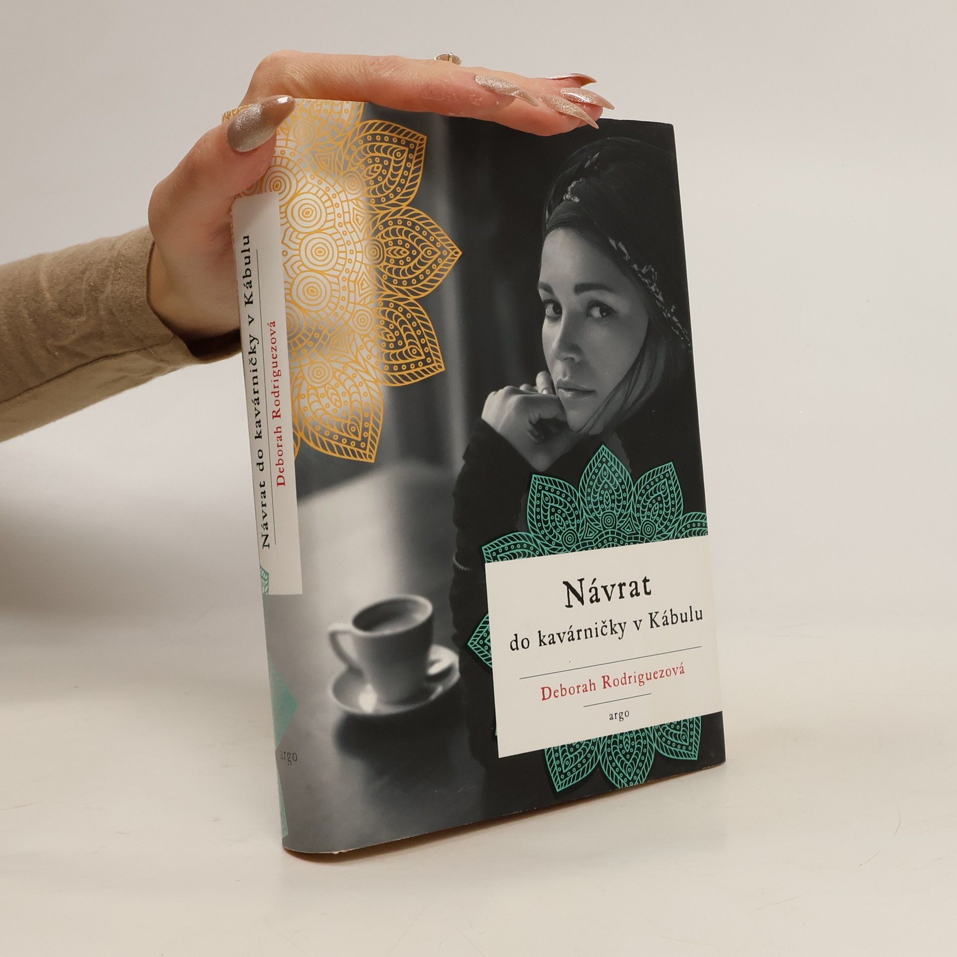 Návrat do kavárničky v Kábulu